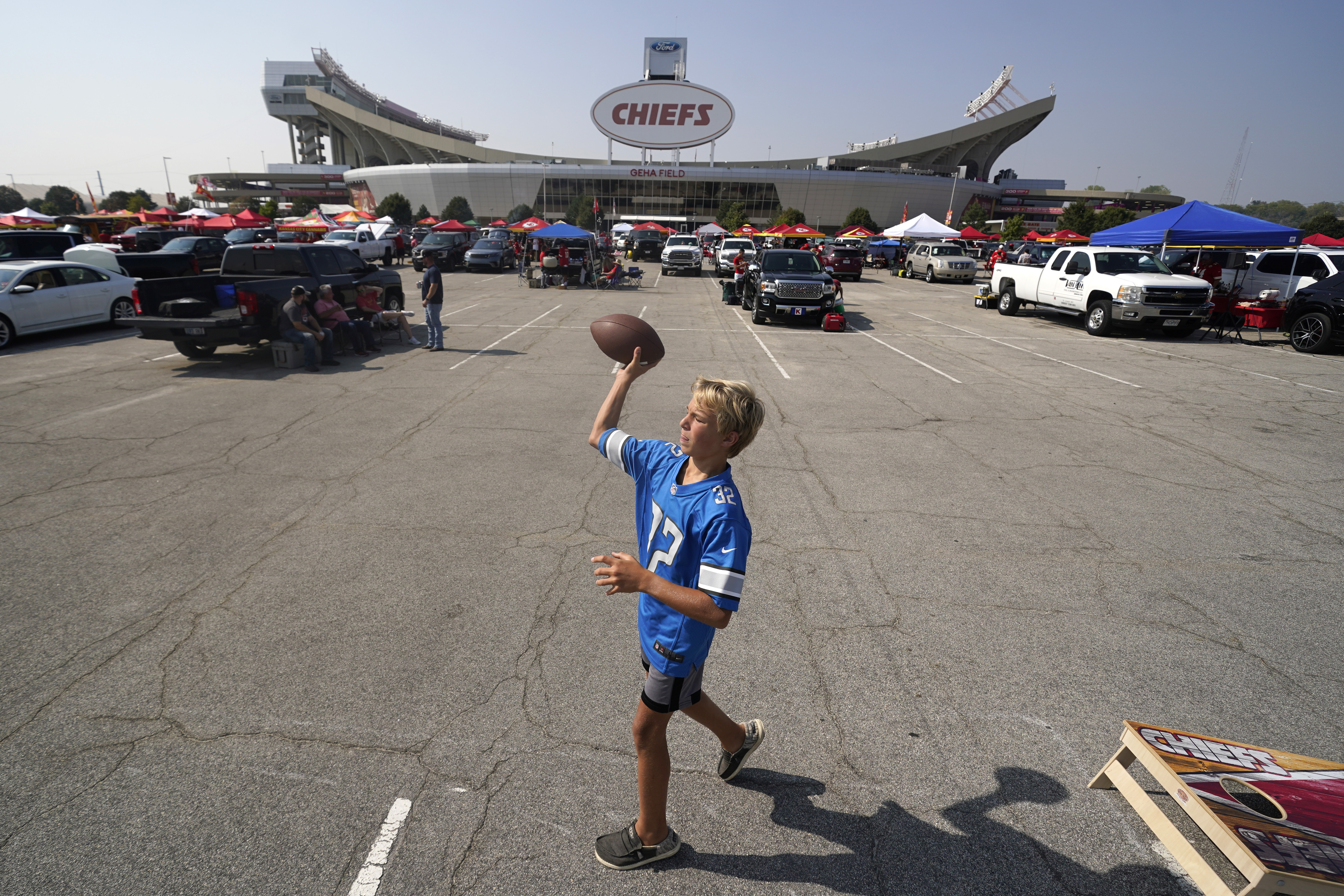 Lions-Chiefs: The scene outside Arrowhead Stadium before Week 1