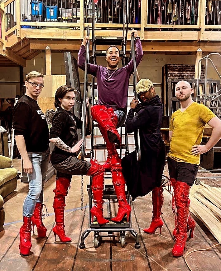 KINKY ストライプデザイン ブーツカットデニム Kinky Boots' kicks up its six-inch heels for Stumptown Stages