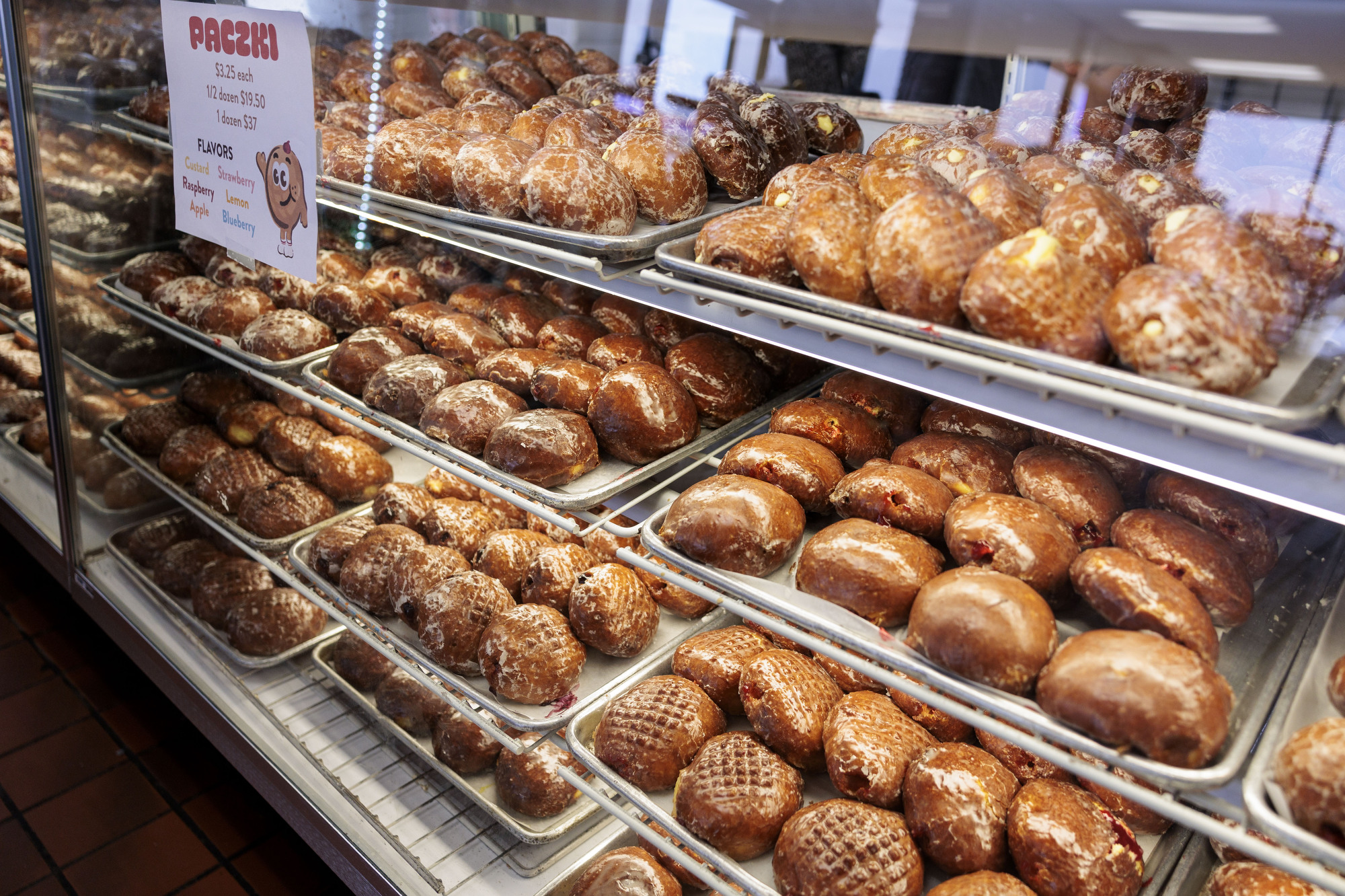 Paczki Day preparations at Dom Bakery in Ypsilanti - mlive.com