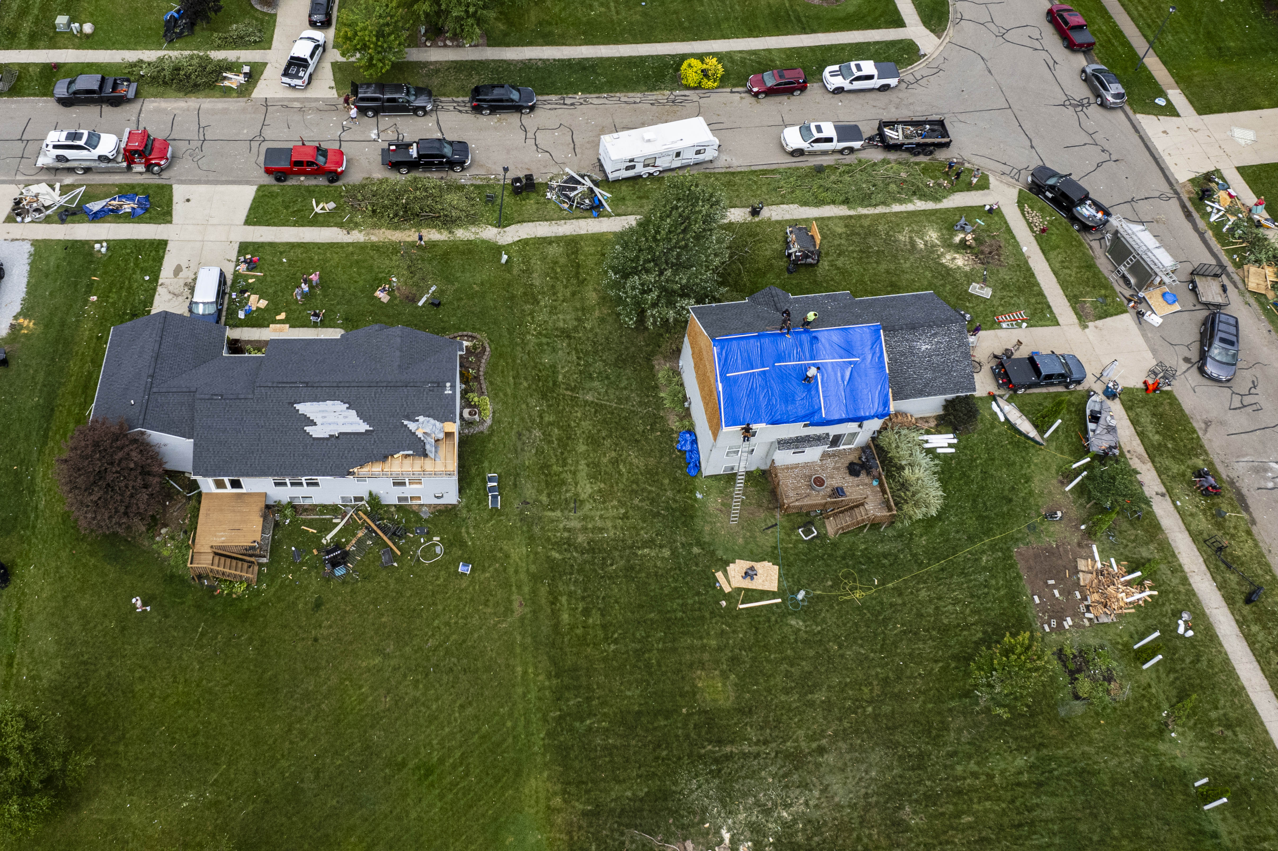 Drone images capture the damage from EF-1 tornado in Northern Kent ...