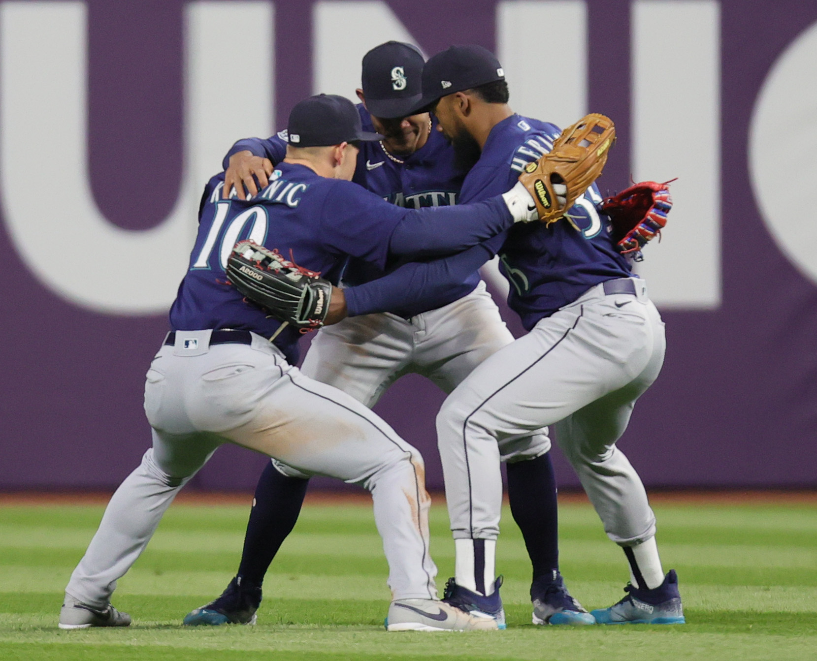 Cleveland Guardians lose to Seattle Mariners, Cal Quantrill struggles