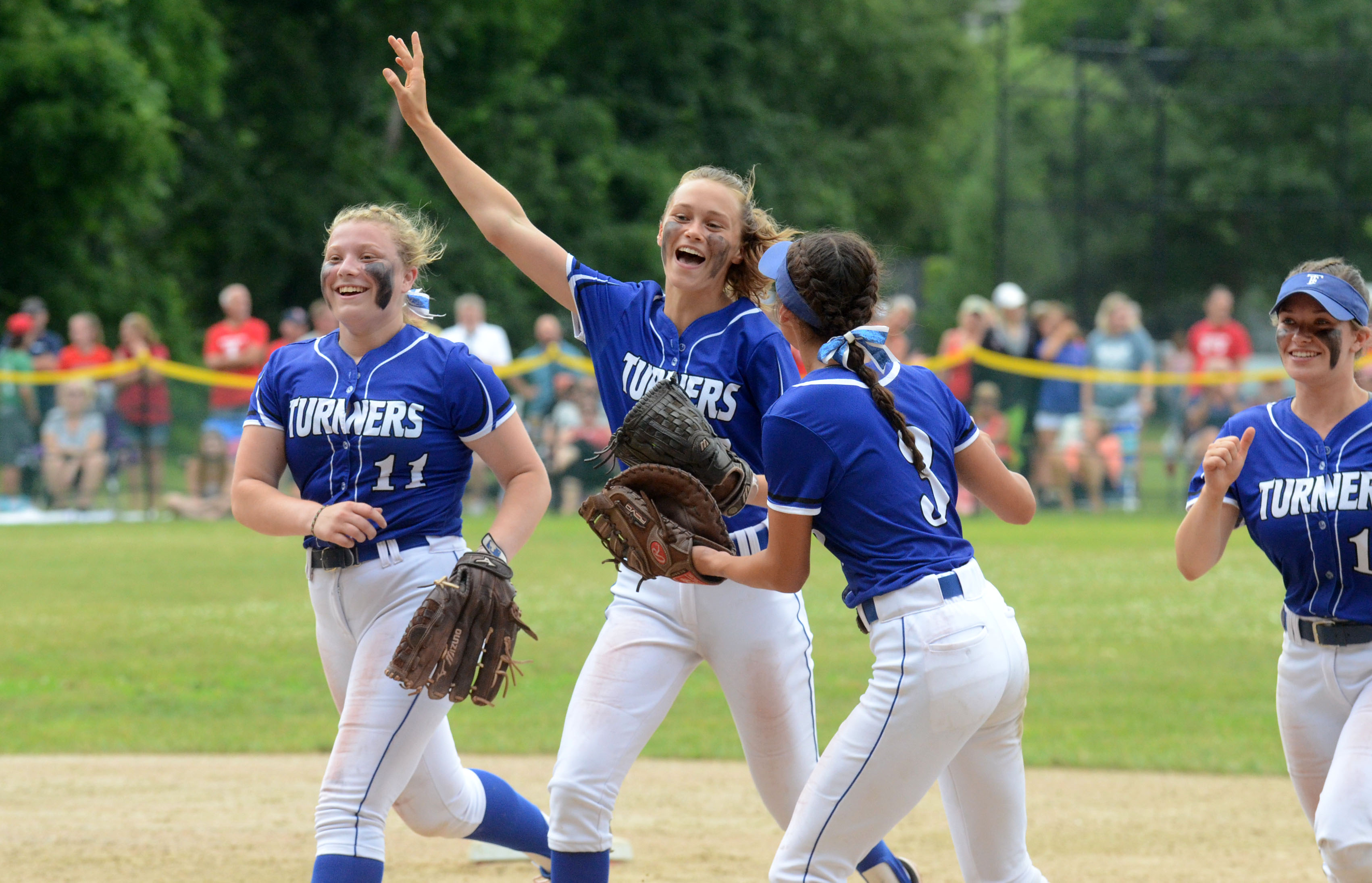 Softball — Write Blogs — UNISWAG