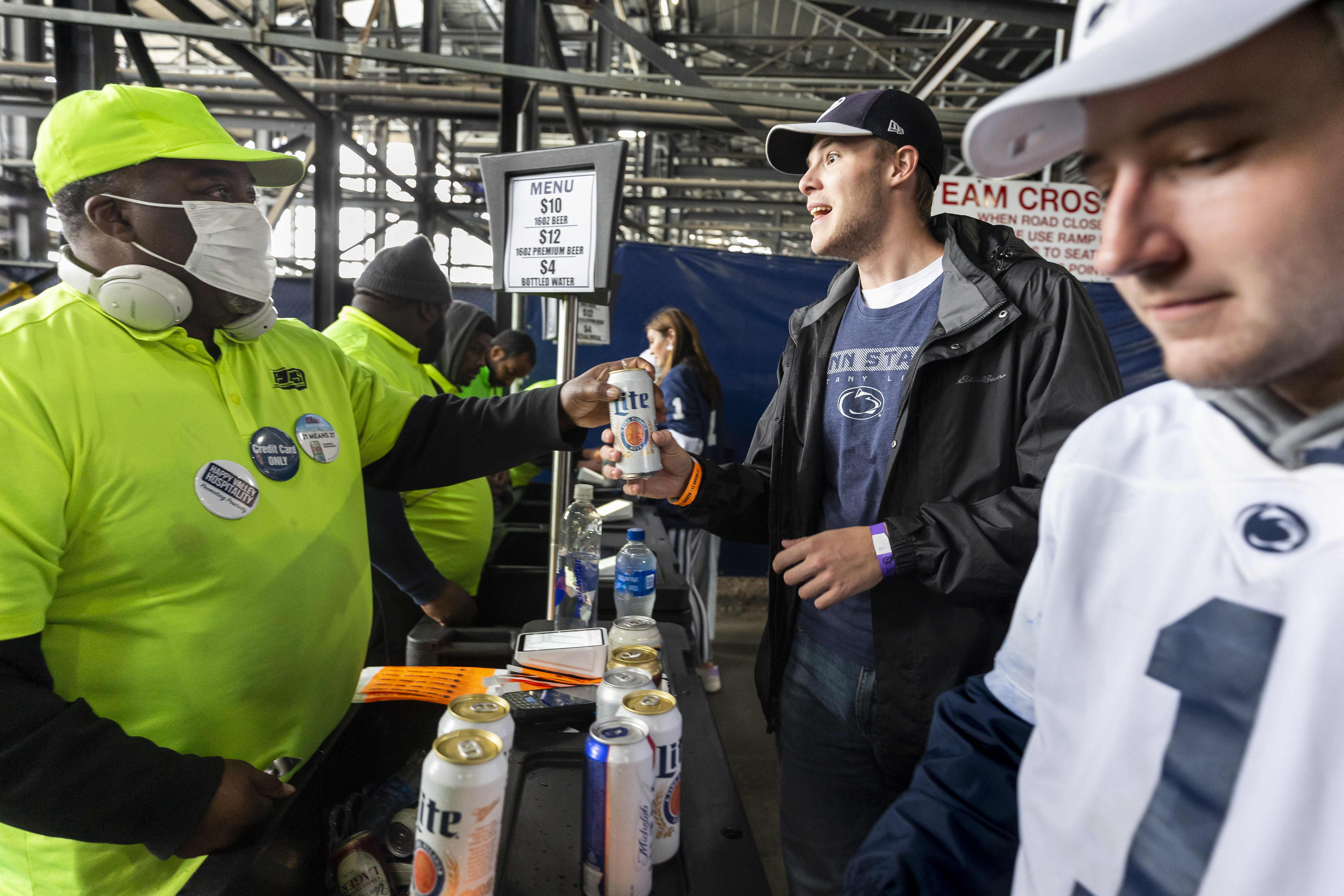 Beer prices NFL stadiums 2022