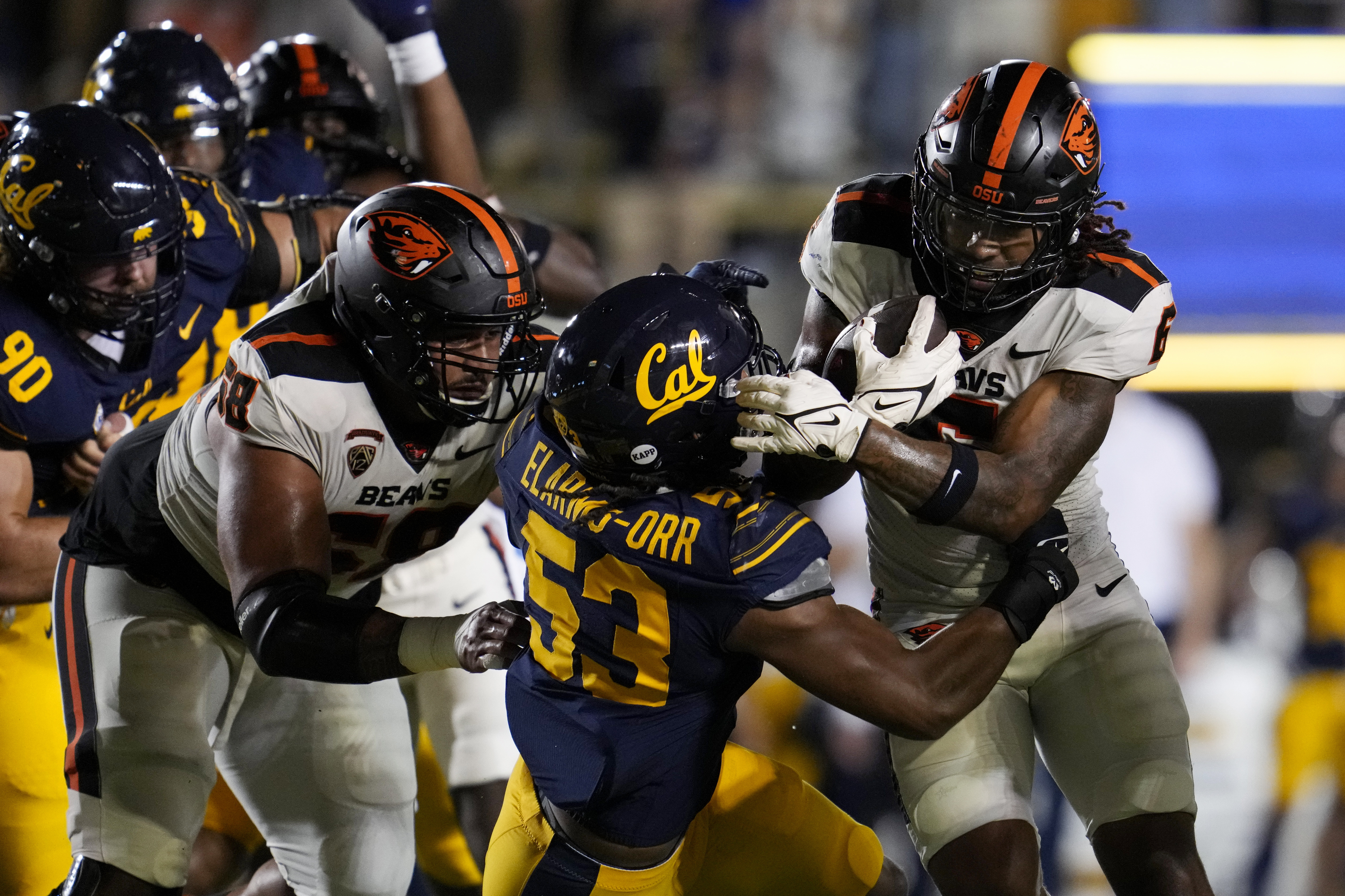 Former Oregon State star Noah Togiai signs with the Las Vegas