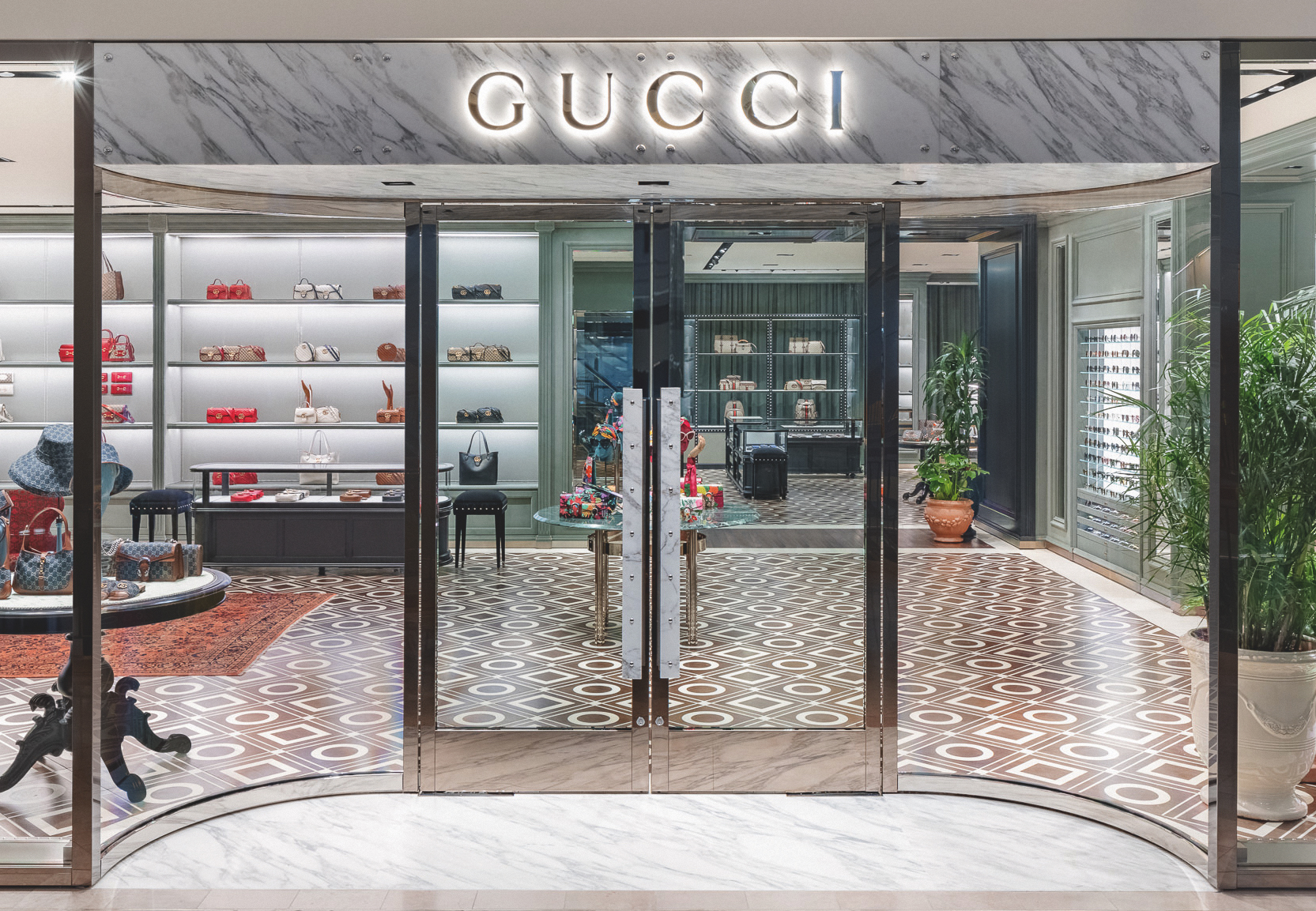 Smerig lobby markt Gucci opens store in downtown Portland at Pioneer Place - oregonlive.com