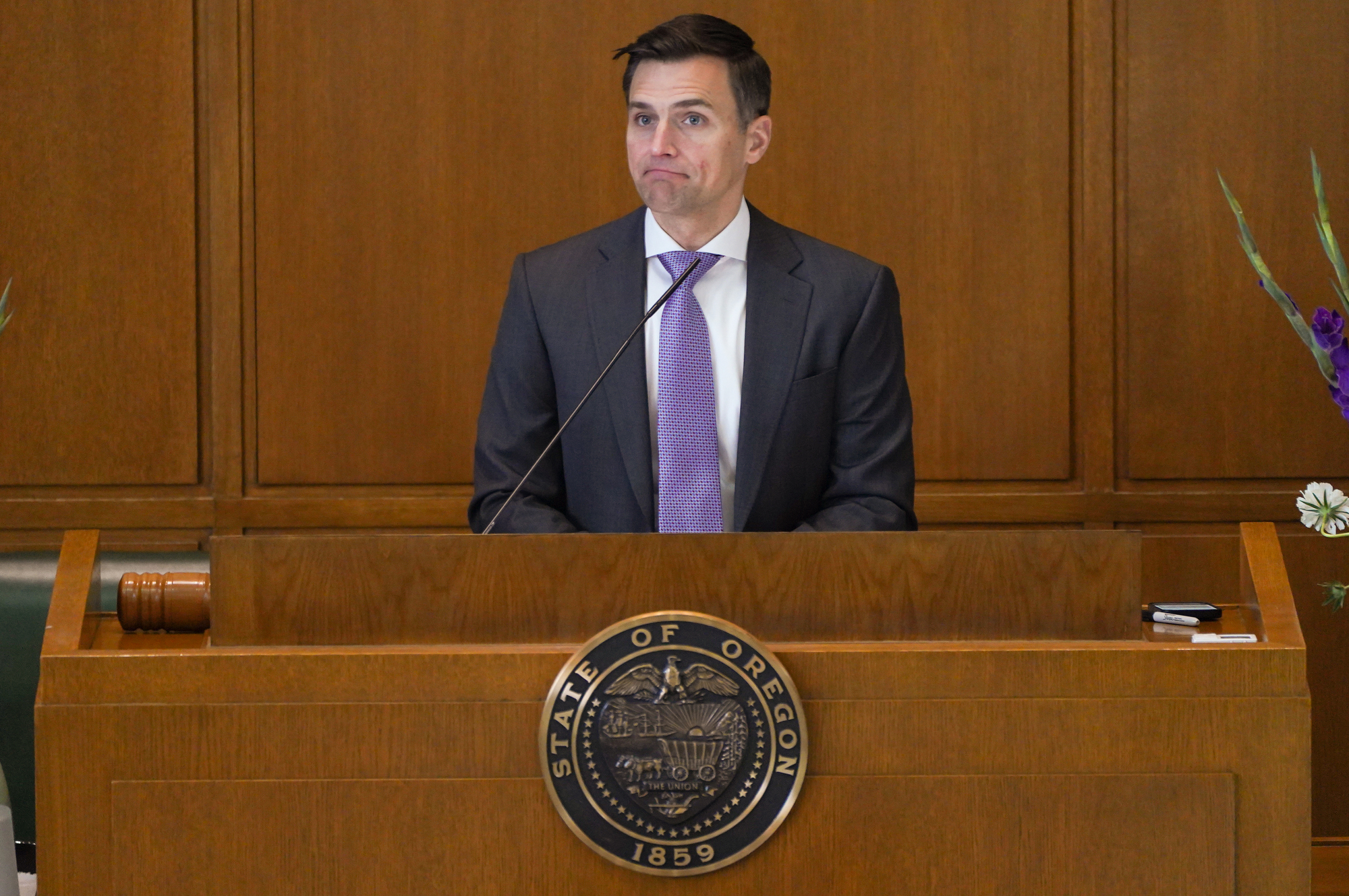 Oregon state lawmakers rush to pass slew of laws before constitutional ...
