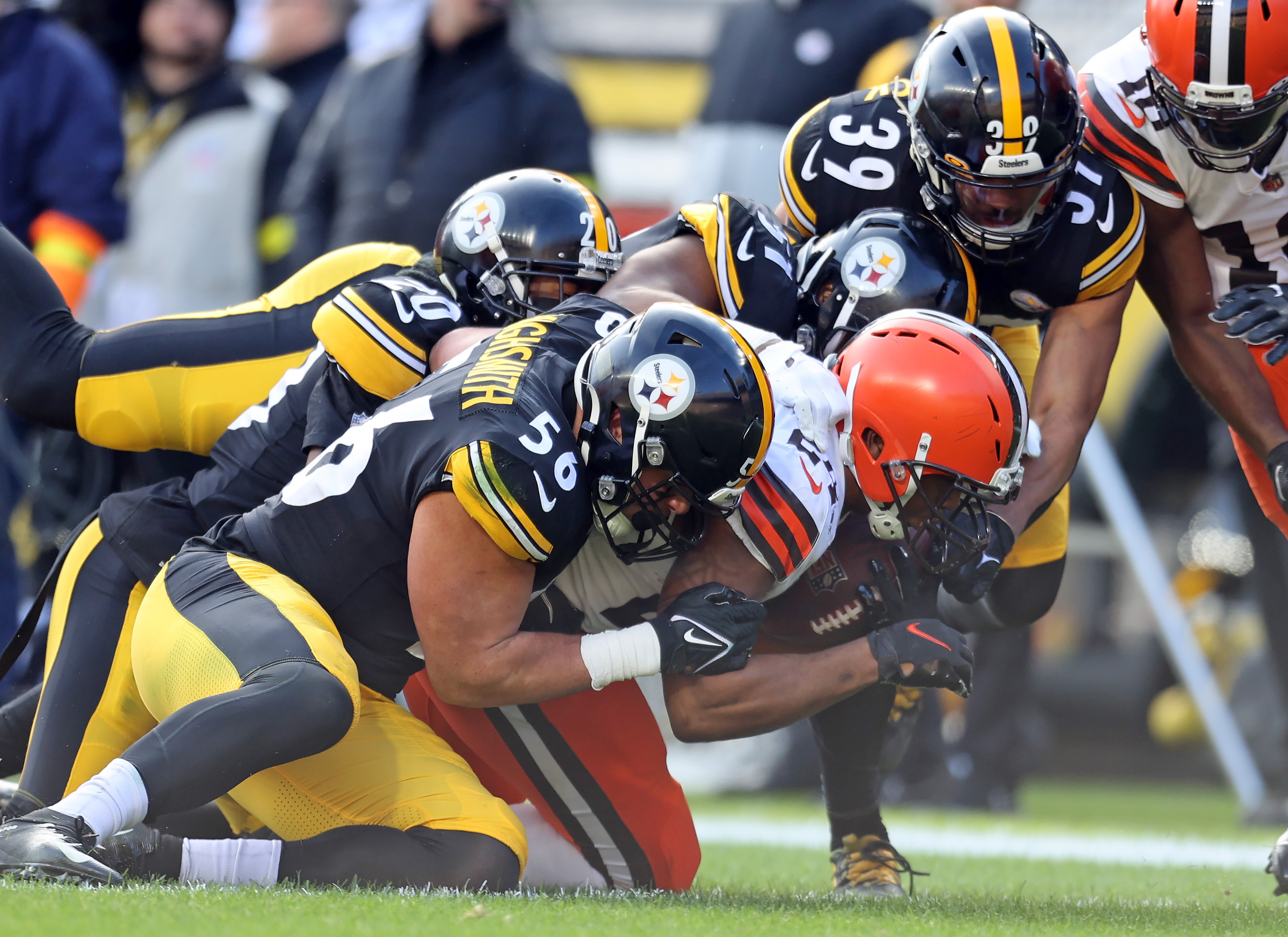 Pittsburgh, Pennsylvania, USA. 8th Jan, 2023. January 8th, 2023 Cleveland  Browns running back Nick Chubb (24) during Pittsburgh Steelers vs Cleveland  Browns in Pittsburgh, PA. Jake Mysliwczyk/BMR (Credit Image: © Jake  Mysliwczyk/BMR