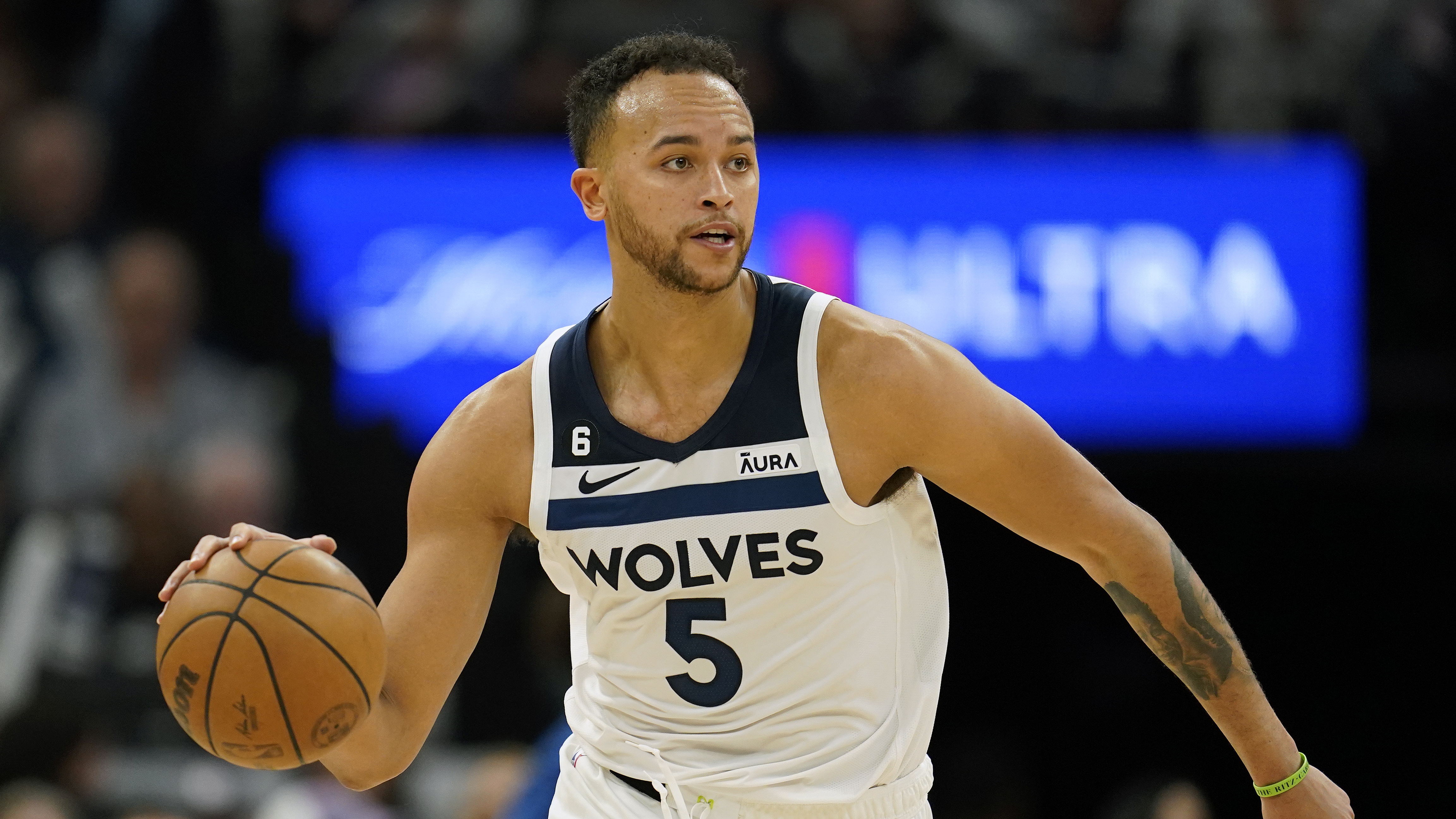Timberwolves lose play-in game to Lakers 108-102 in OT, season on