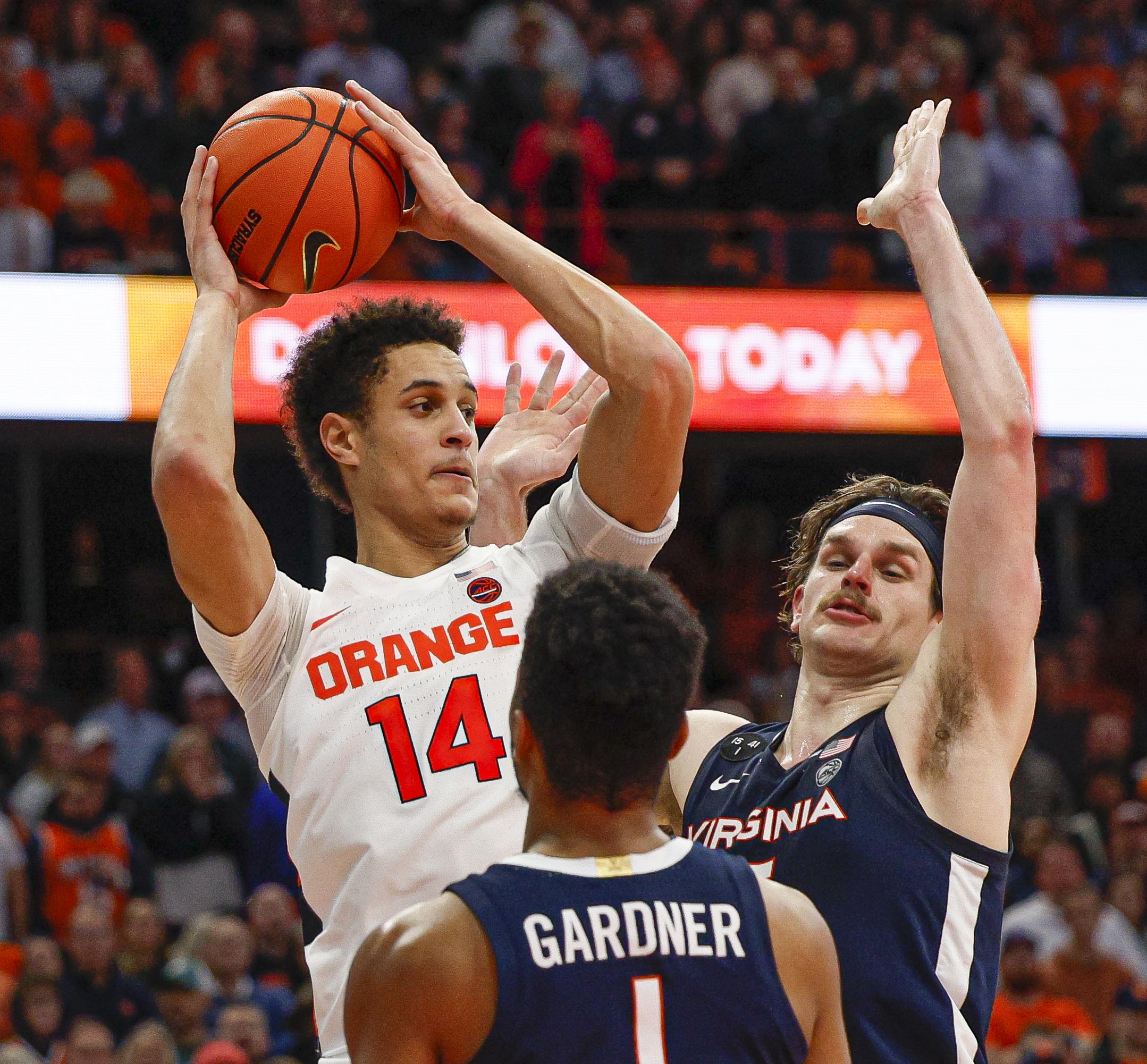 One day after leading Eagles to Super Bowl, QB Jalen Hurts will watch  Syracuse-UVA basketball 