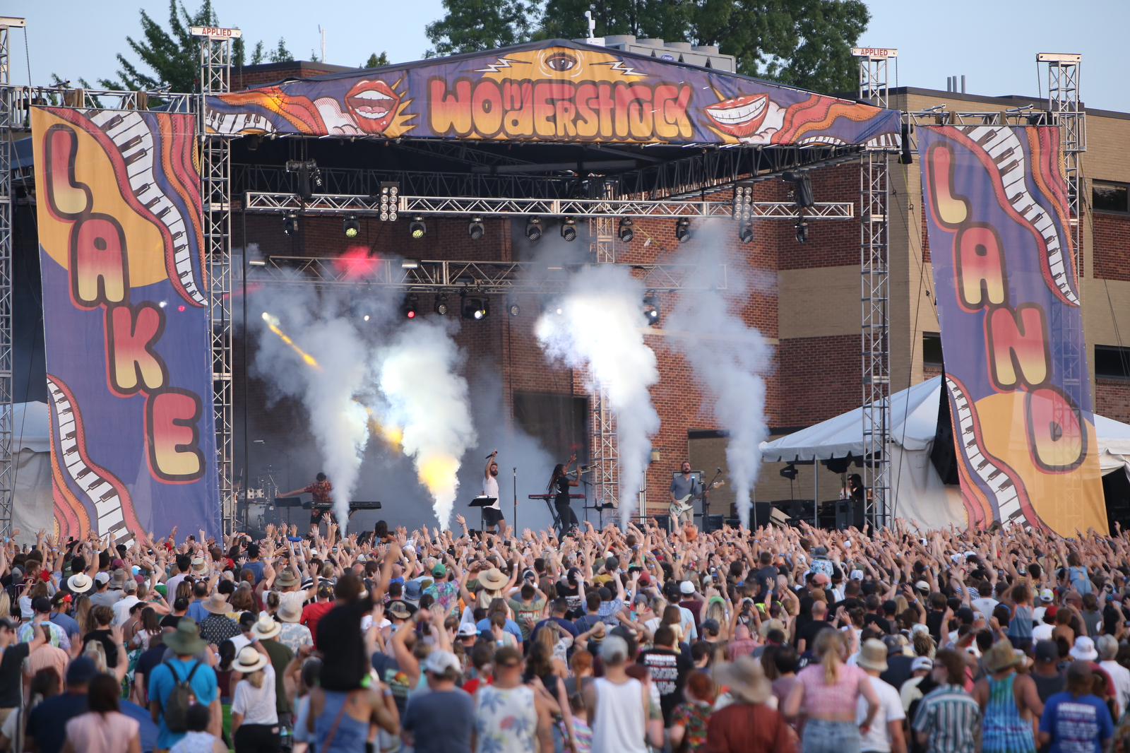 fans enjoy the final day of the wonderstruck music festival