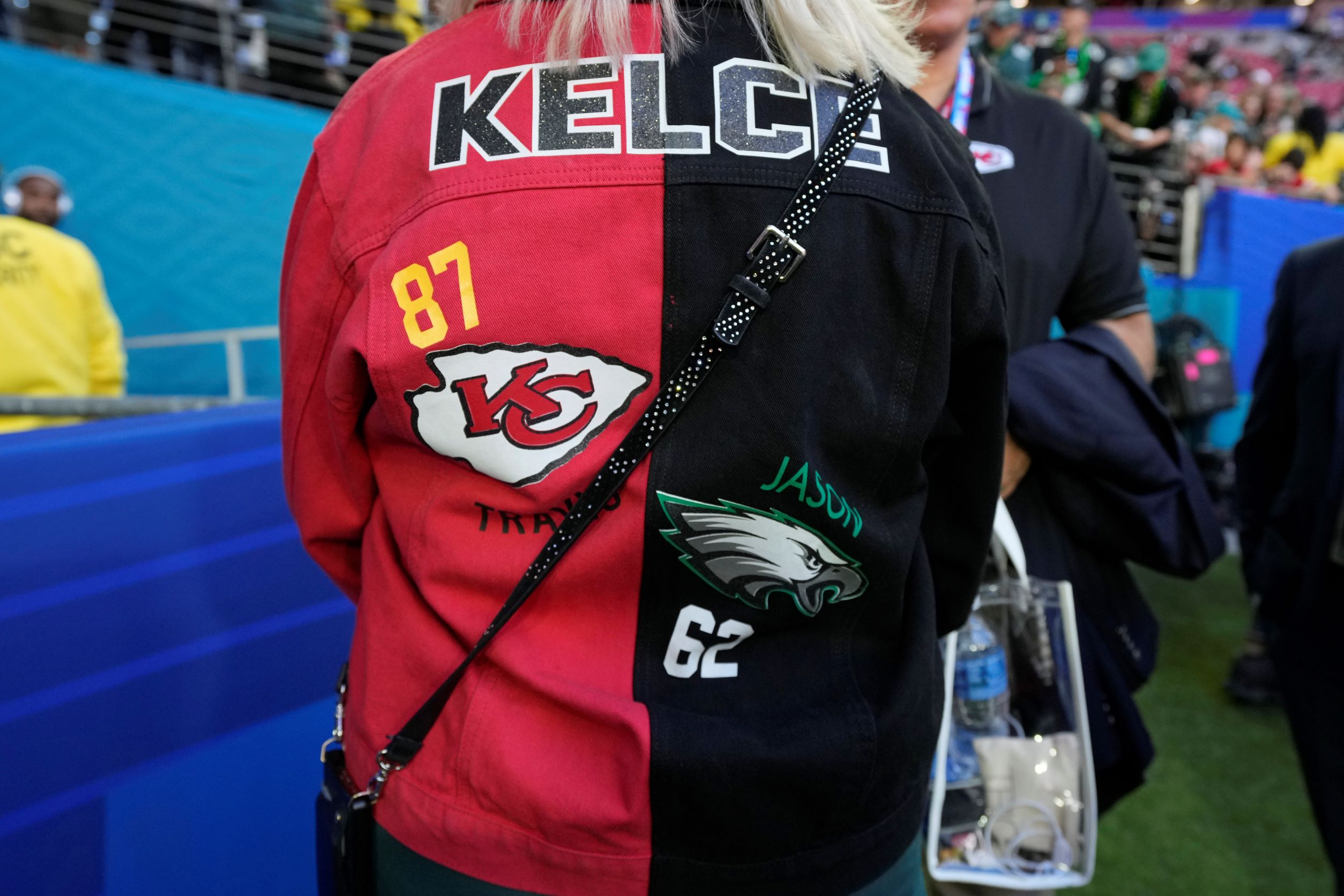 Chiefs, Eagles Reveal Jerseys They Will Wear in Super Bowl LVII