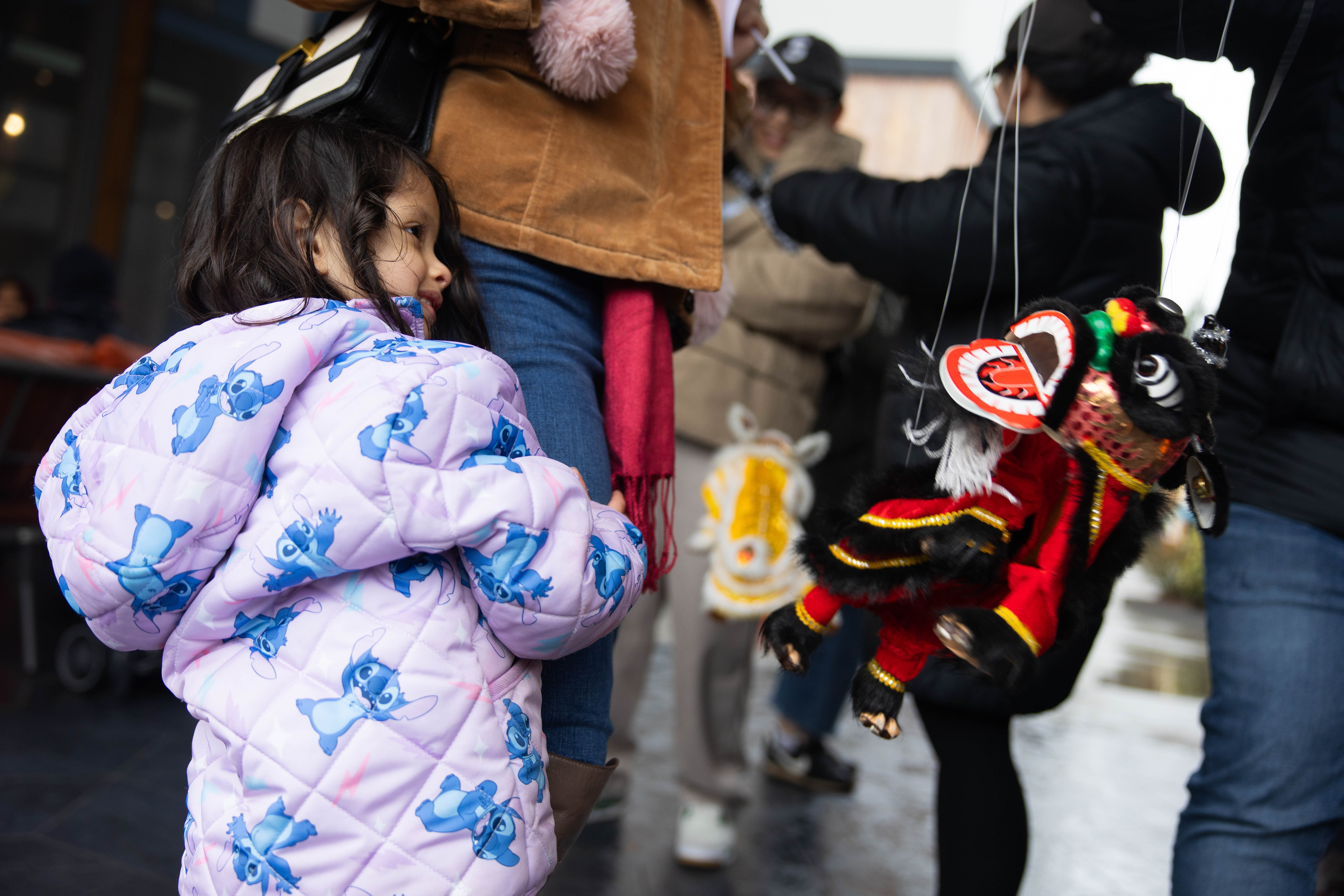 【極美品】DANCE WITH DRAGON 豹柄 ロングパンツ ワッペン刺繍 Lion dance delights during Portland-area Lunar New Year