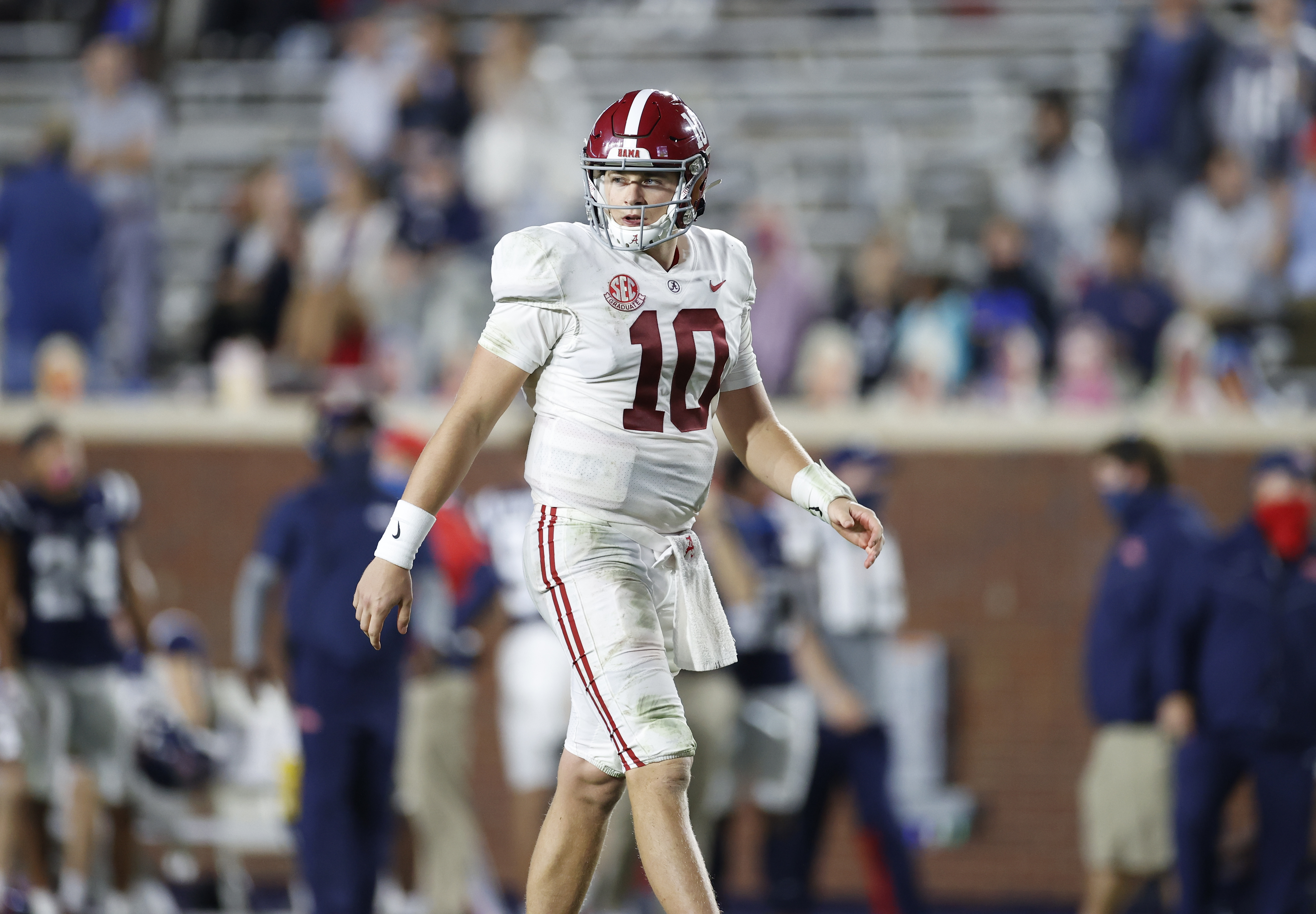 Alabama beats Georgia, Mac Jones passes for 417 yards