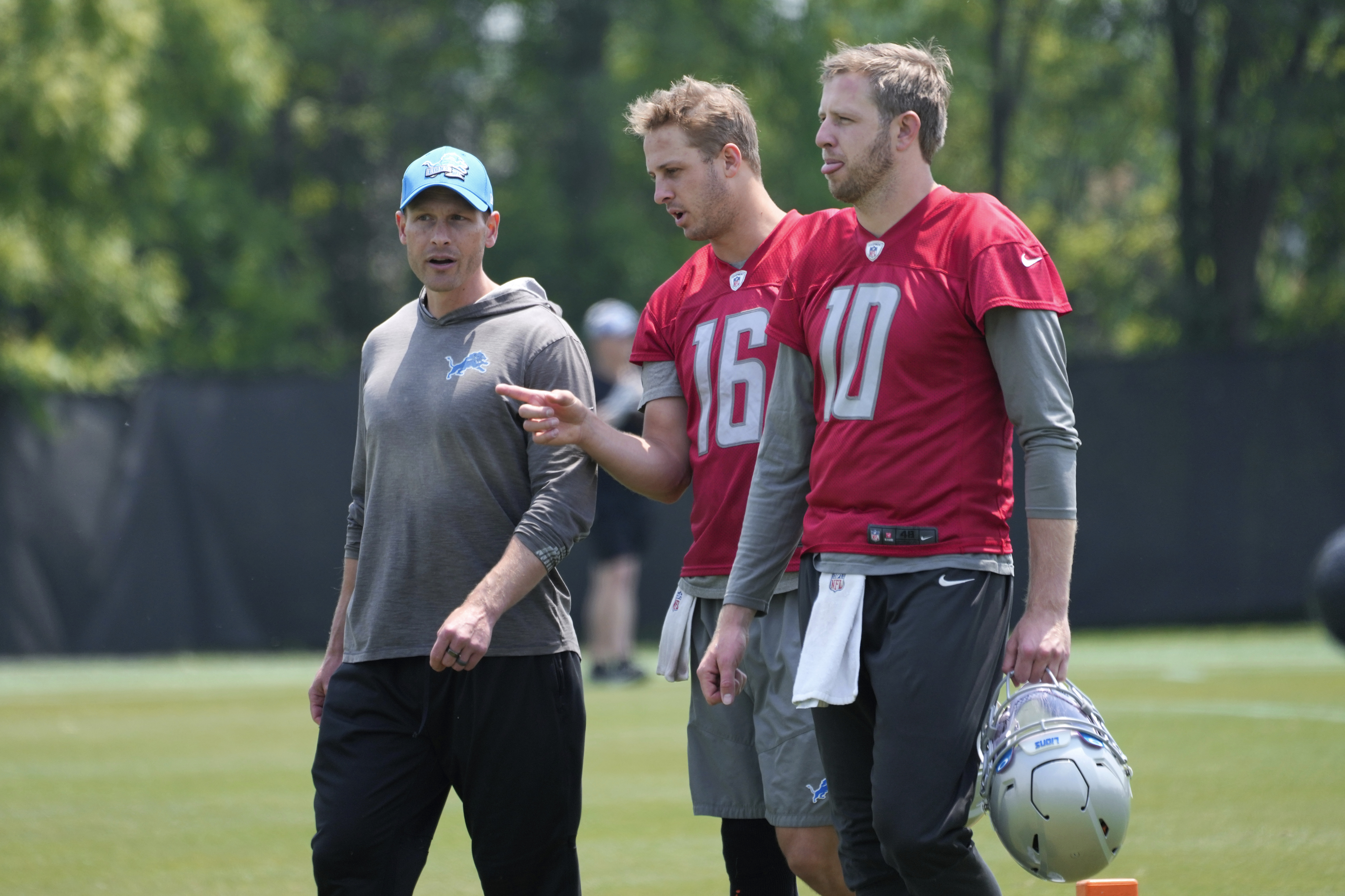 NFL's move to mobile QBs leaves Detroit Lions with decision at backup