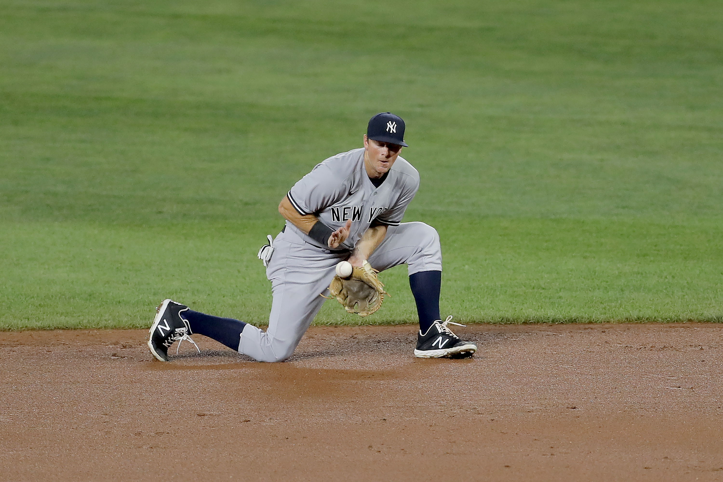 Sources: DJ LeMahieu nearing agreement to re-sign with Yankees