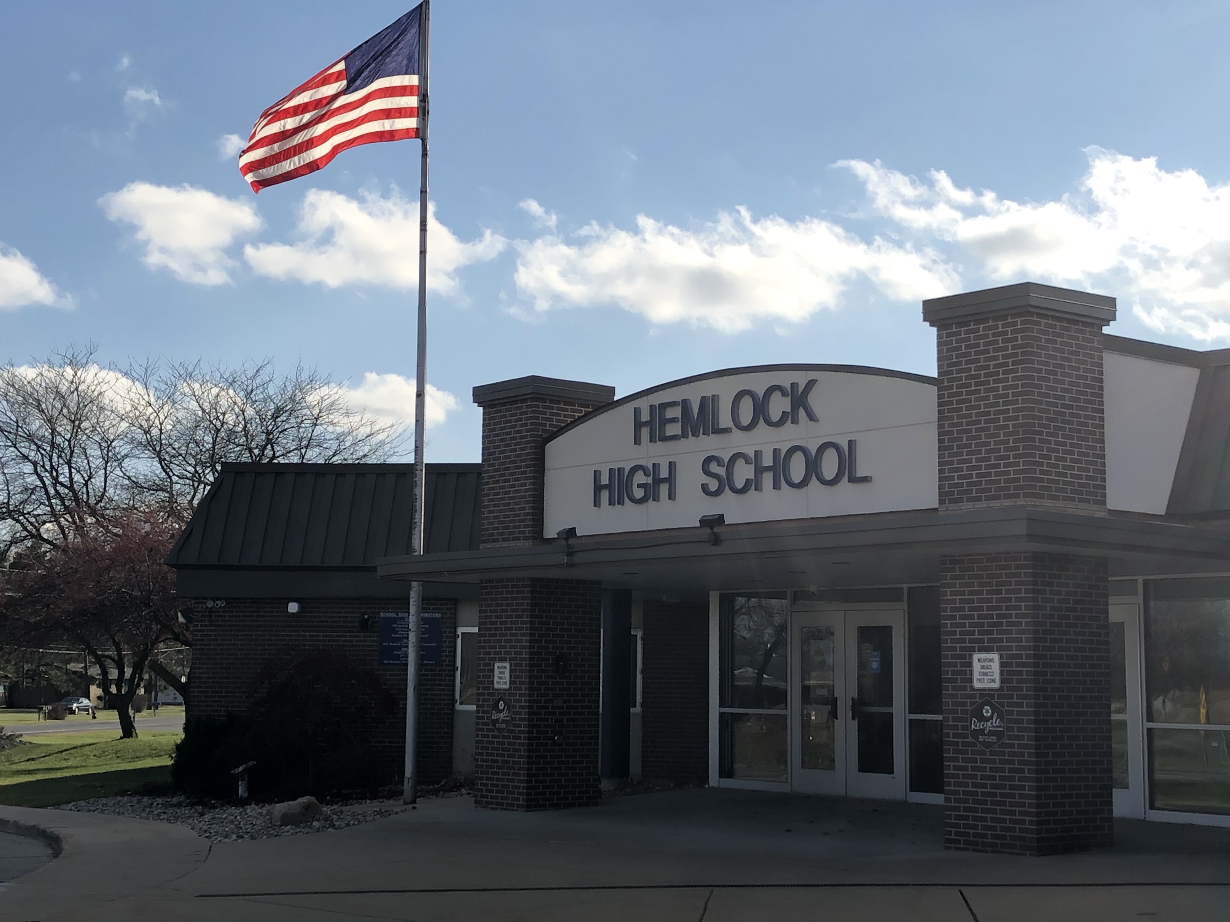 Hemlock Public Schools To Continue In Person Classes For K 8 As High School Closes For 3 Weeks Mlive Com