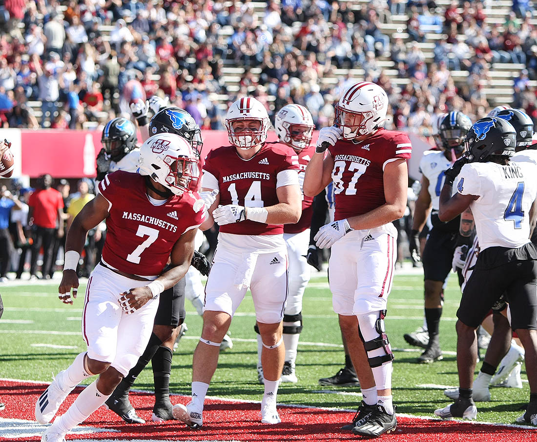 UMass Football vs Buffalo 10/15/22 - masslive.com