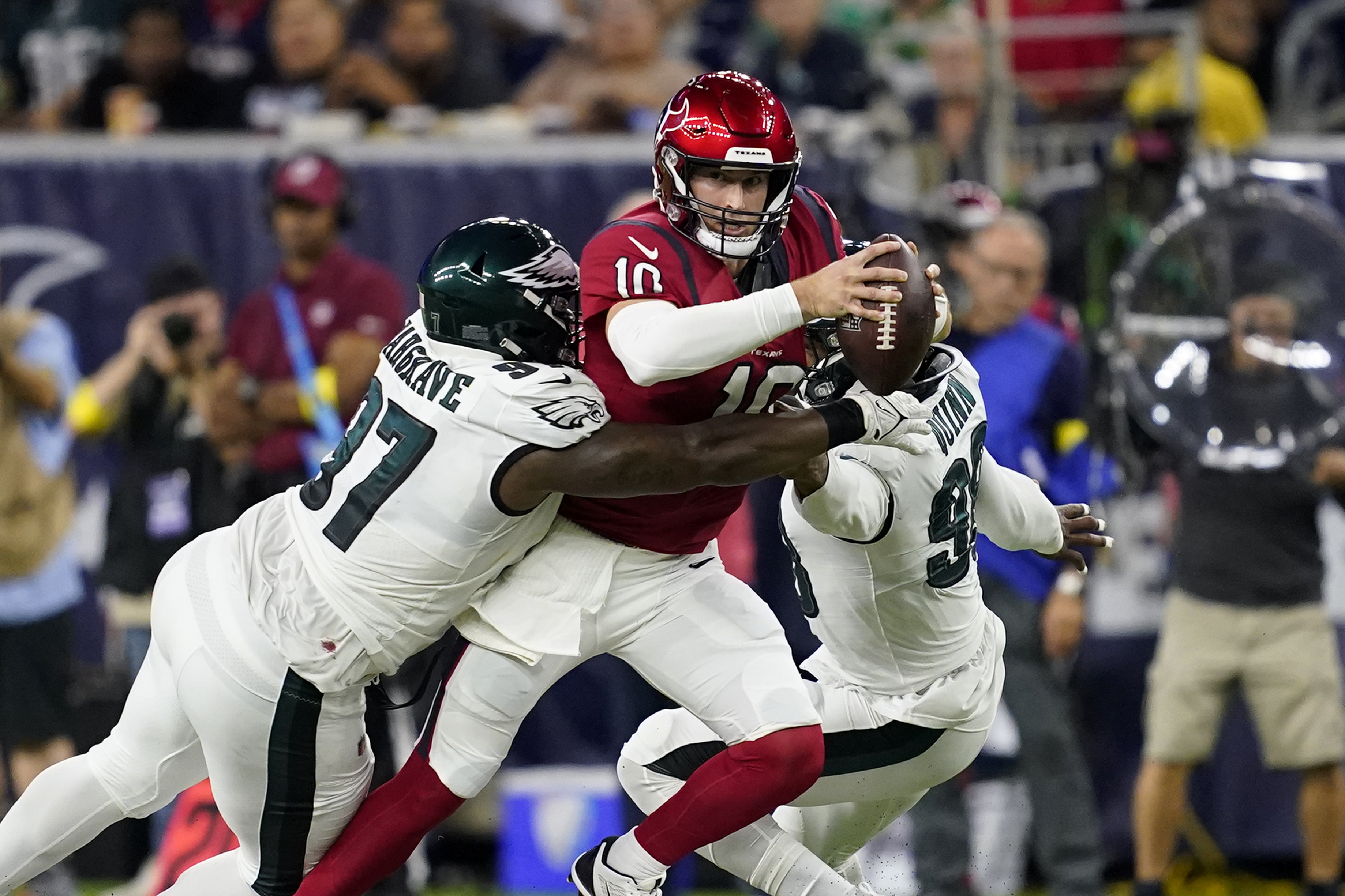 Eagles roll past Texans for first 8-0 start in franchise history