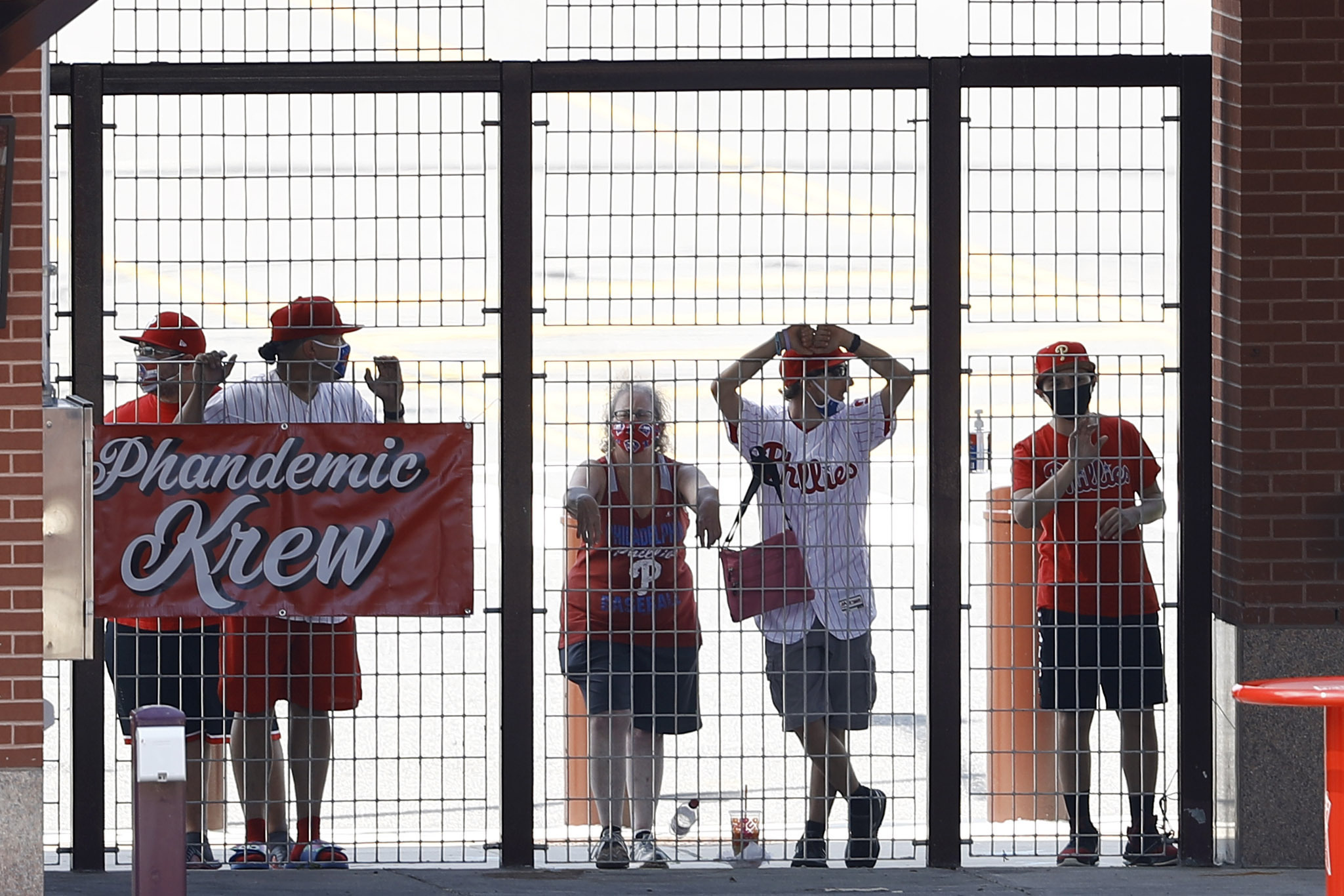 Phillies light up Citizens Bank Park, hold moment of silence for