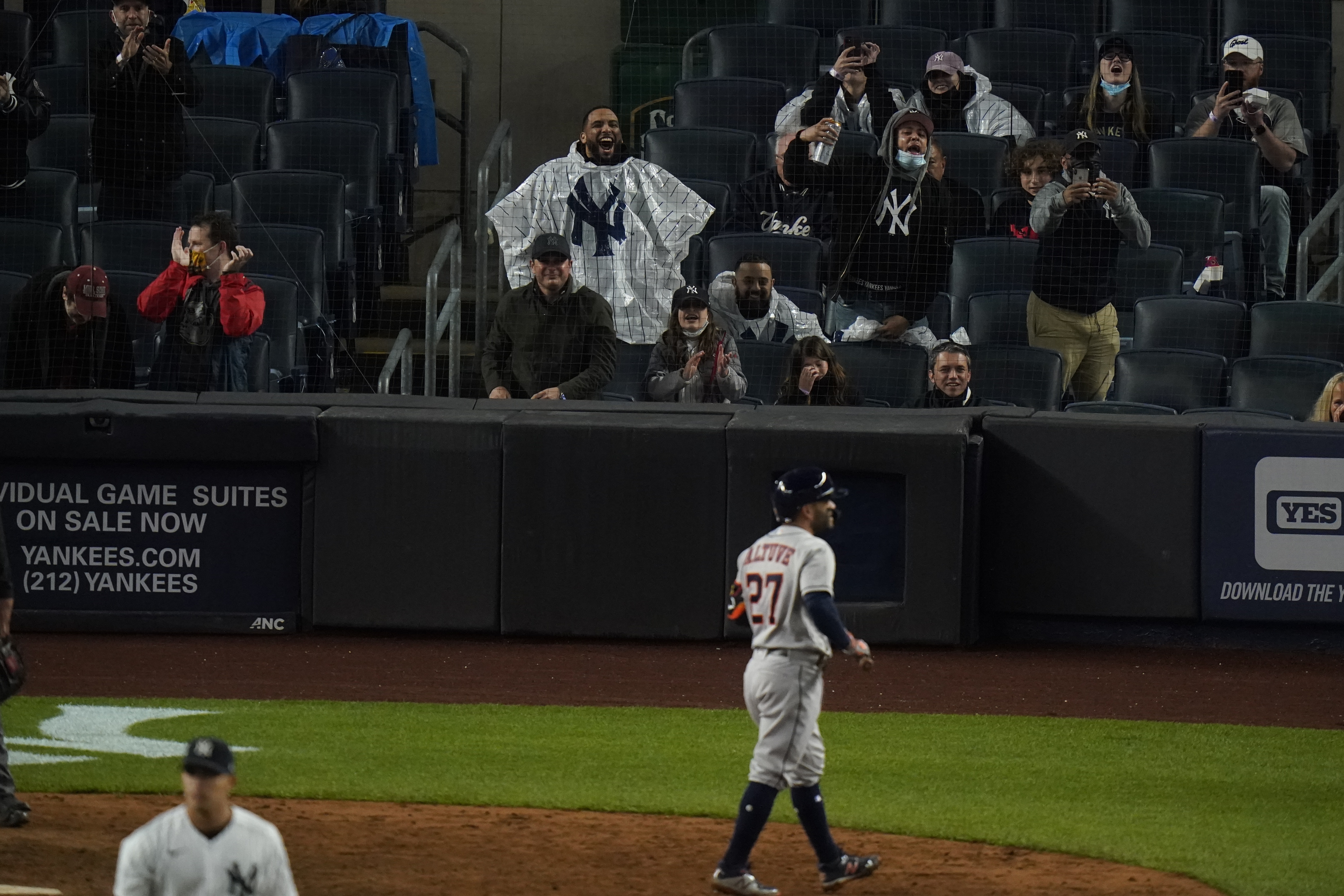 Astros complain to MLB about taunting, Yankees security bans Oscar the  Grouch costume, report says 