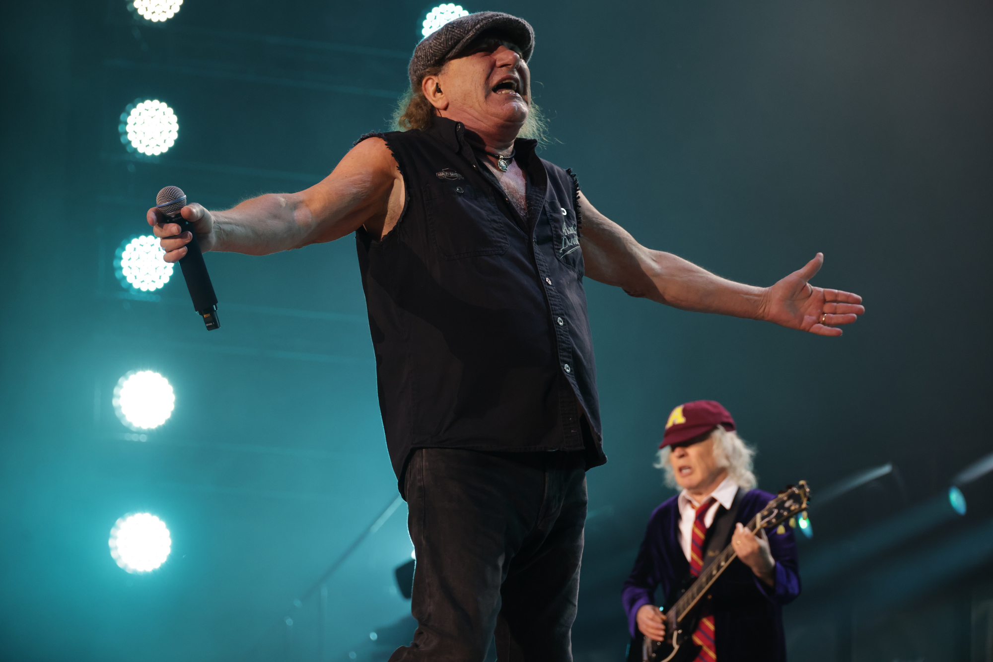 AC/DC closes out US Power Up 2025 tour in Cleveland - cleveland.com
