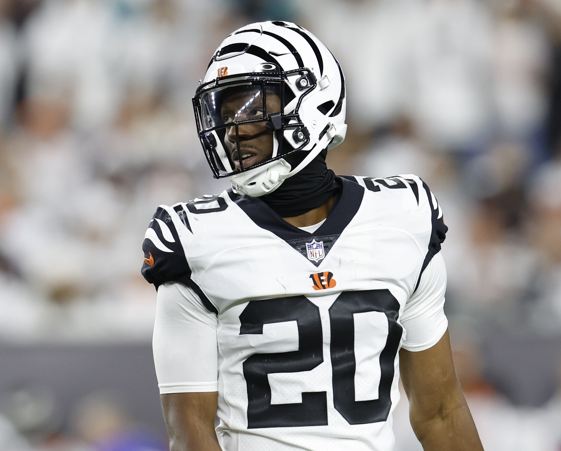 Bengals' Eli Apple takes shot at Tyreek Hill after playoff win