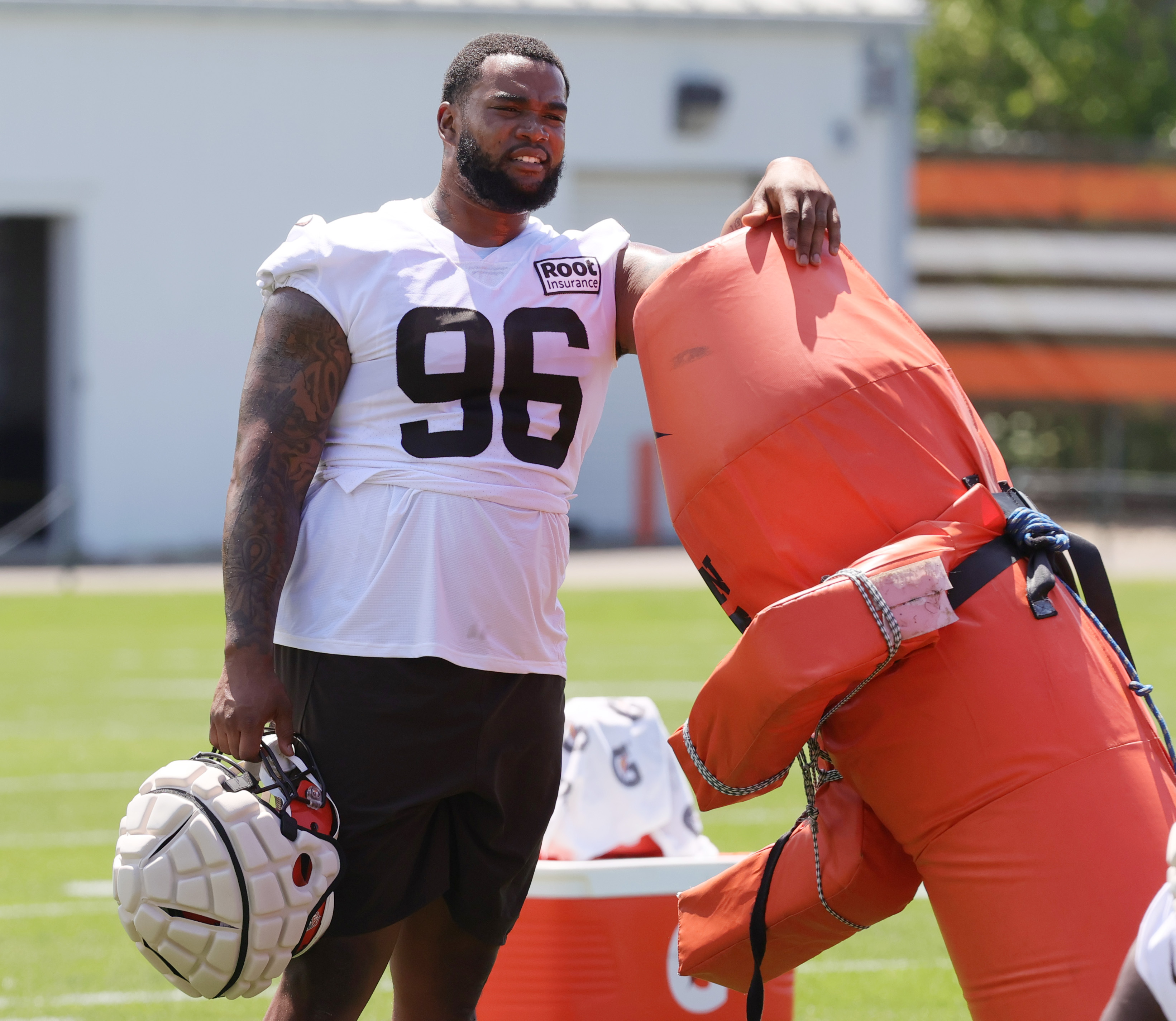 Cleveland Browns defensive tackle Jordan Elliott 