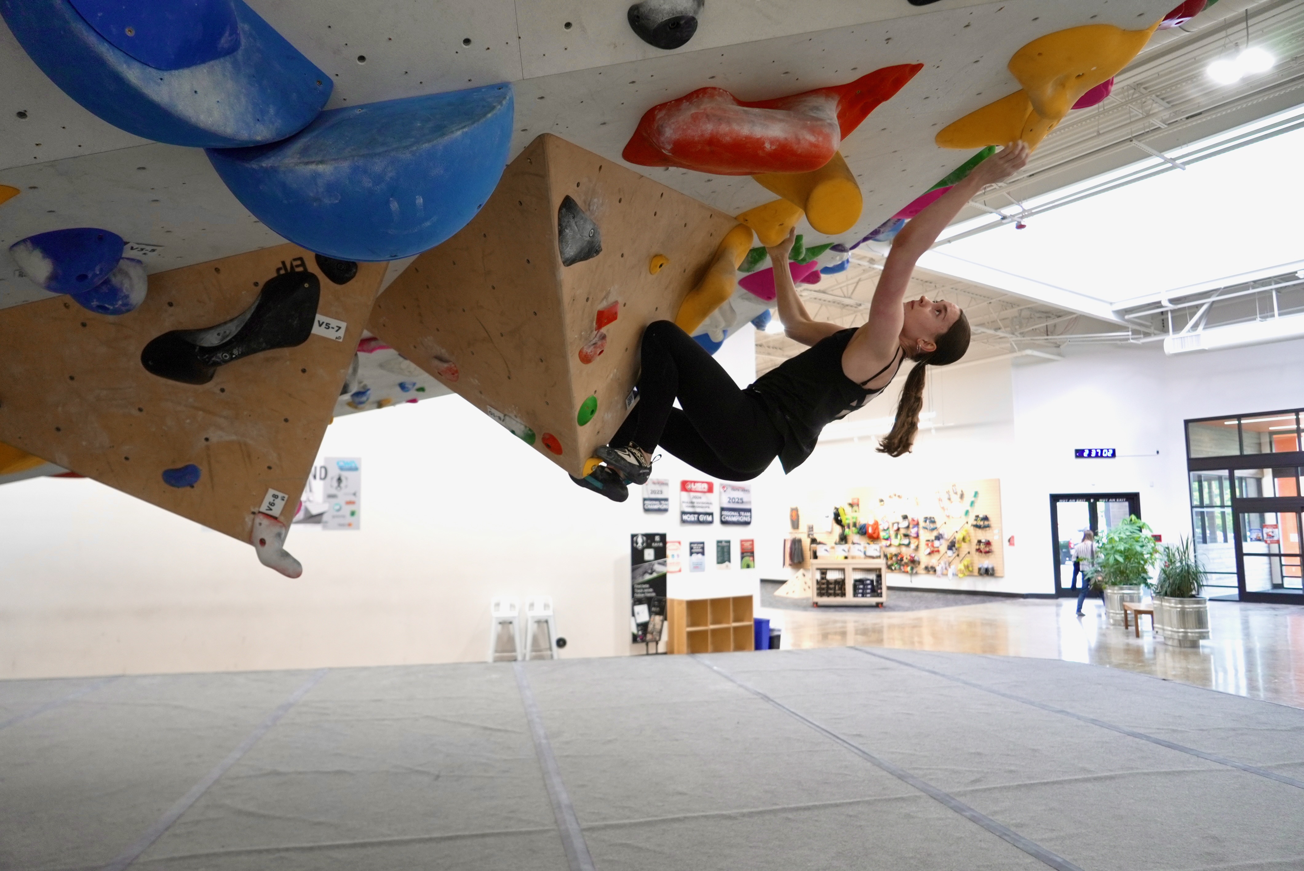 Franklin Climbing Bend Oregon USA ダウン 6️⃣ US athletes just competed in the U17 Boulder
