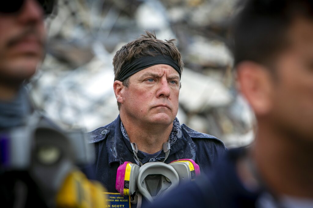 Recovery workers vow not to let up in Florida condo collapse ...