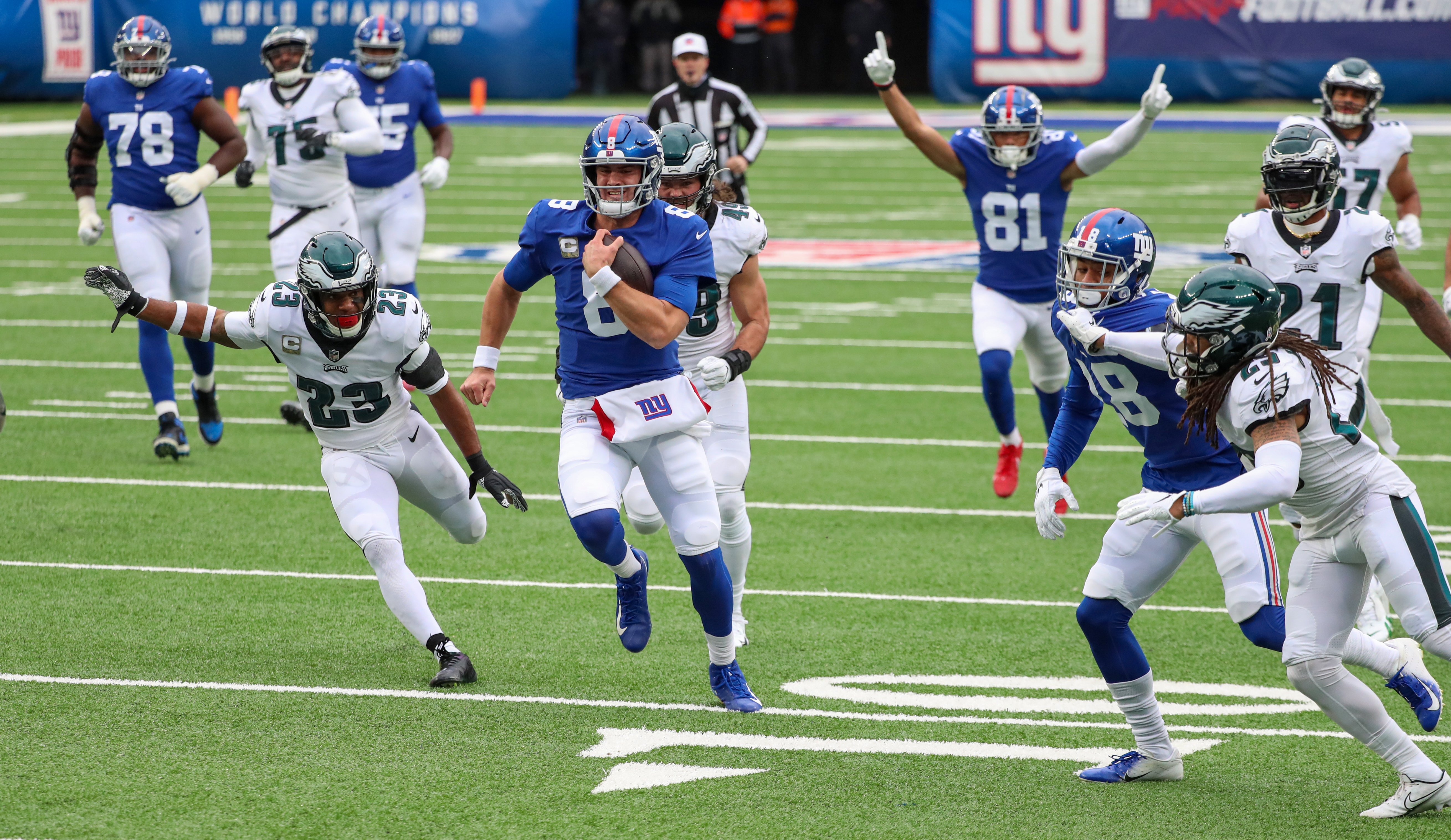 Washington Football Team wide receiver Terry McLaurin (17) sizes up New  York Giants cornerback James Bradberry (