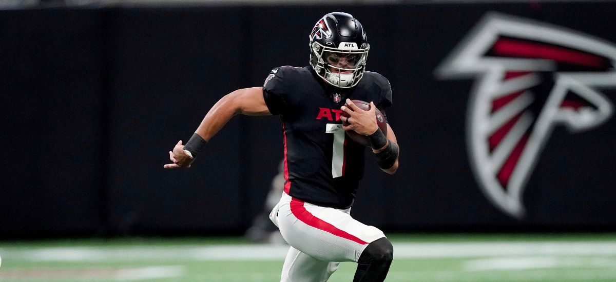 ATLANTA, GA - NOVEMBER 20: Atlanta Falcons quarterback Marcus Mariota (1)  directs his Offensive Line during the Sunday afternoon NFL game between the  Chicago Bears and the Atlanta Falcons on November 20