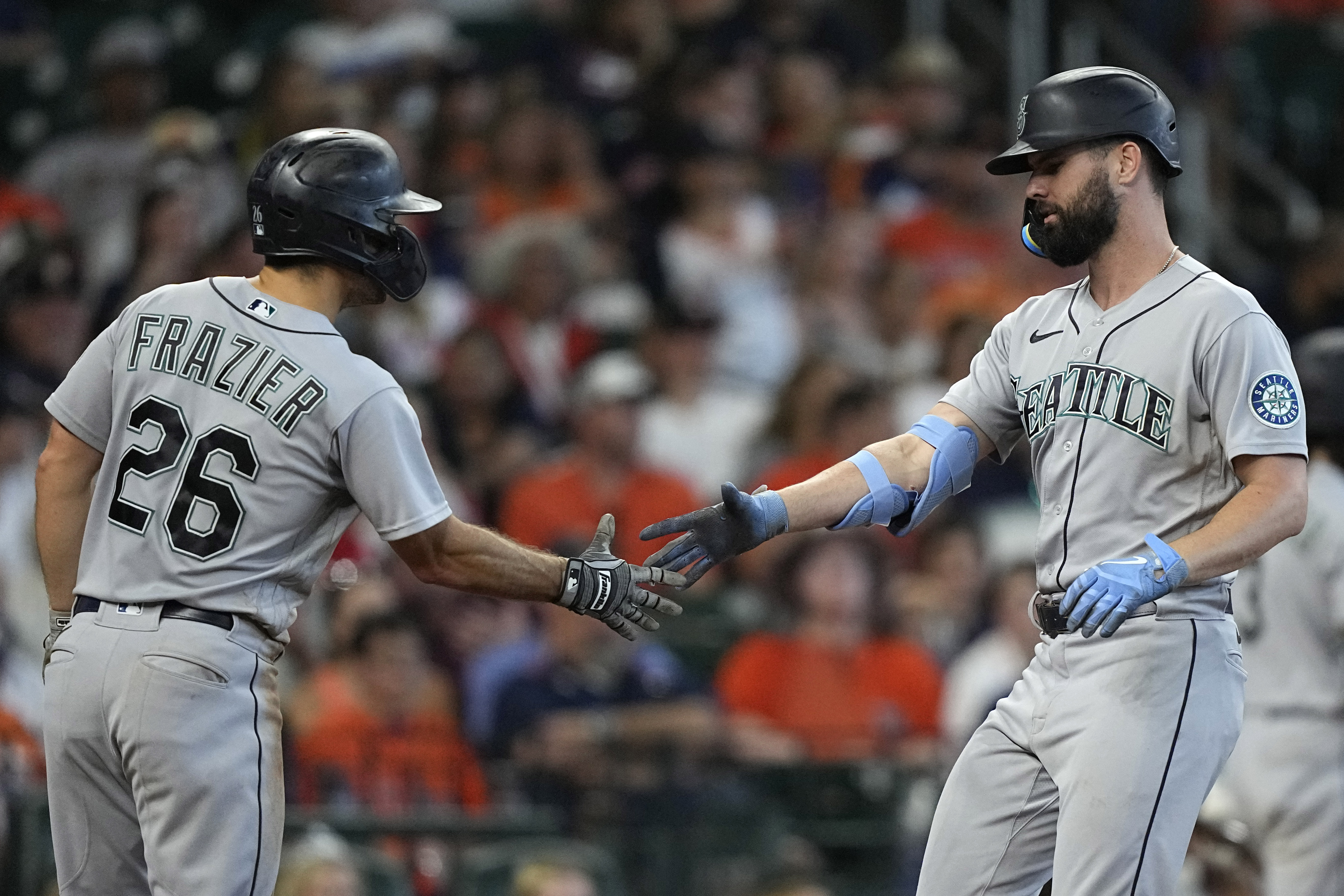 Yordan Alvarez of Astros Hits Walk-Off Homer Against Mariners