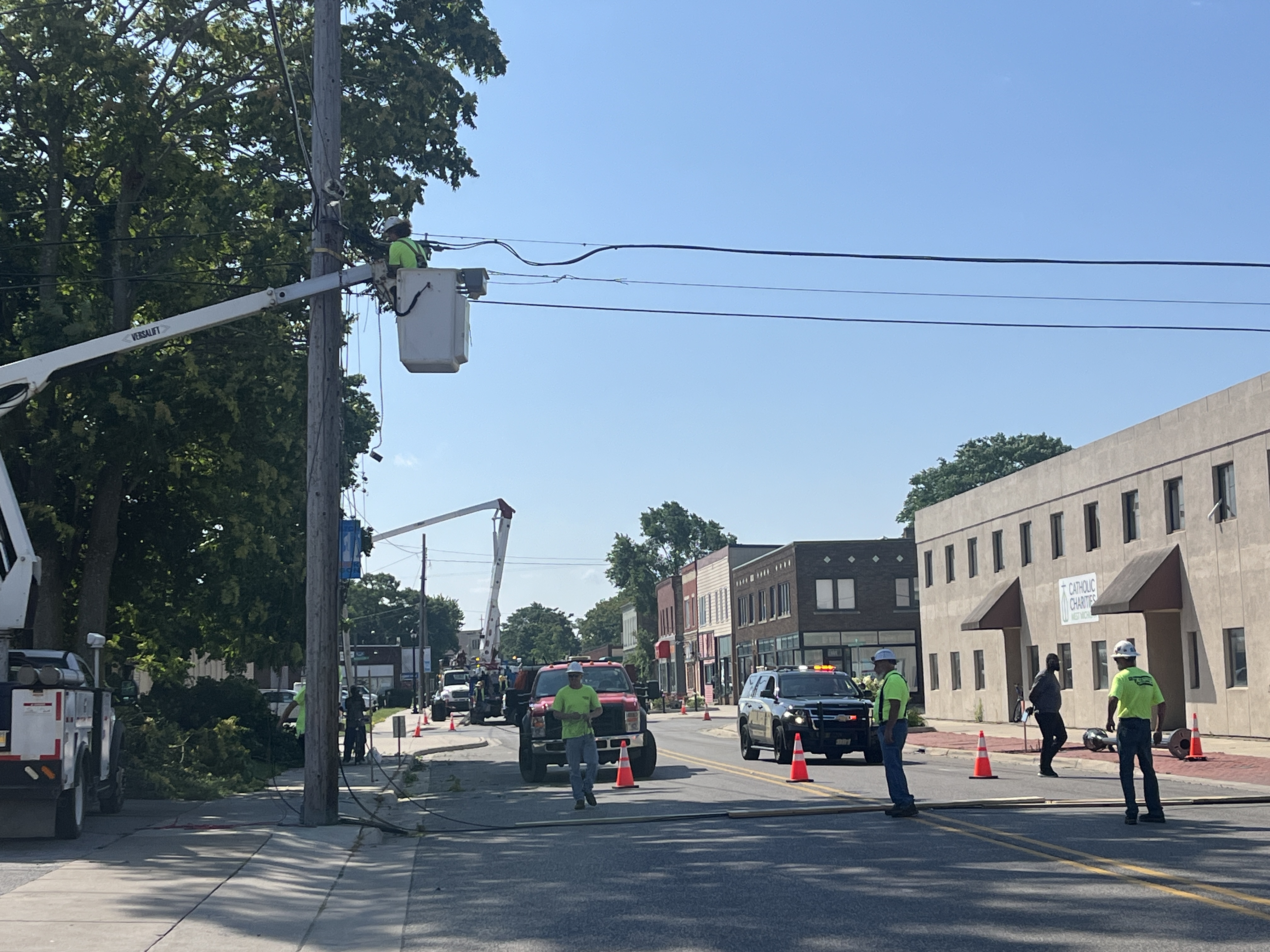 Historic mansion moves through downtown Muskegon