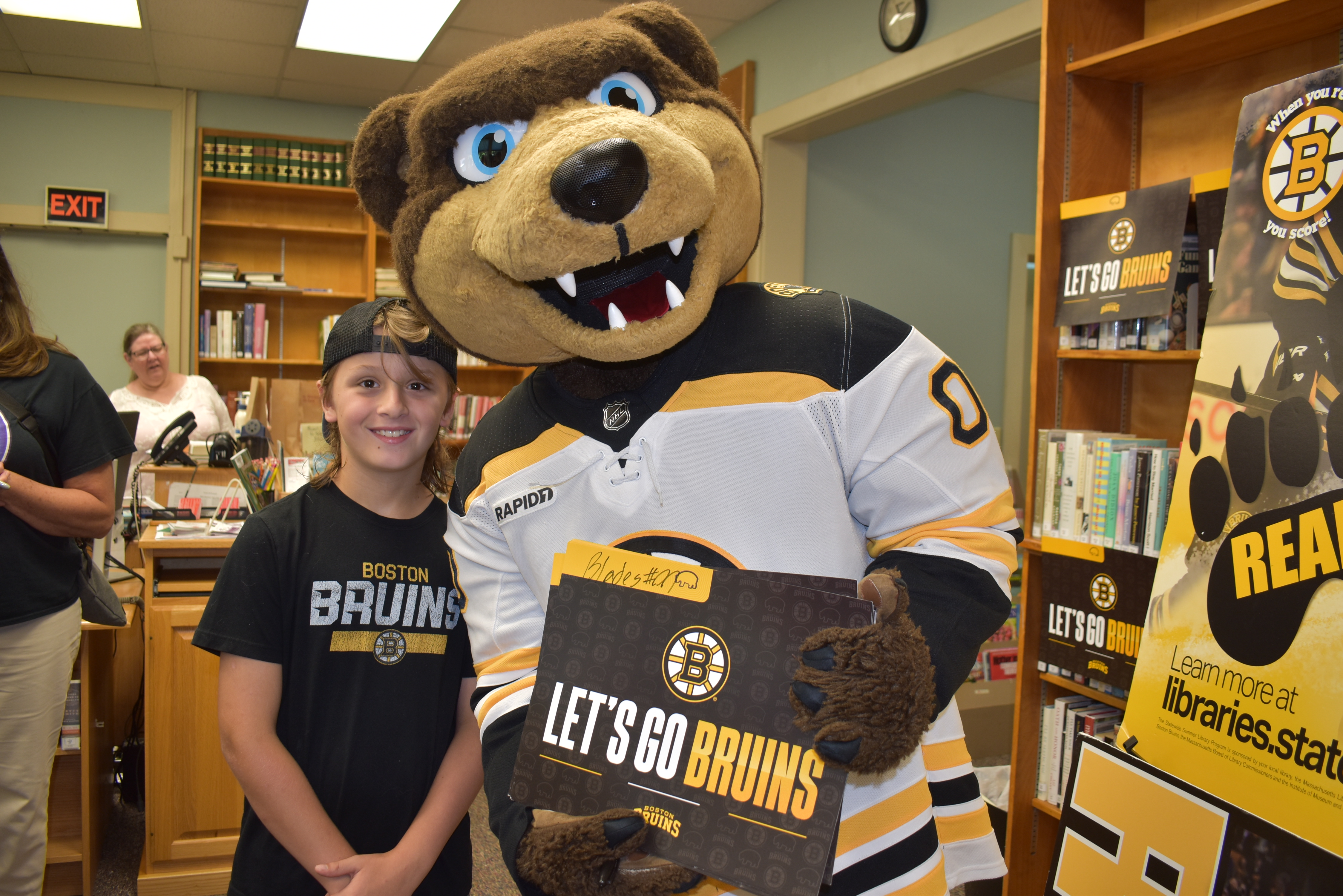 Boston Bruin's "Blades" visits Russell Public Library - masslive.com