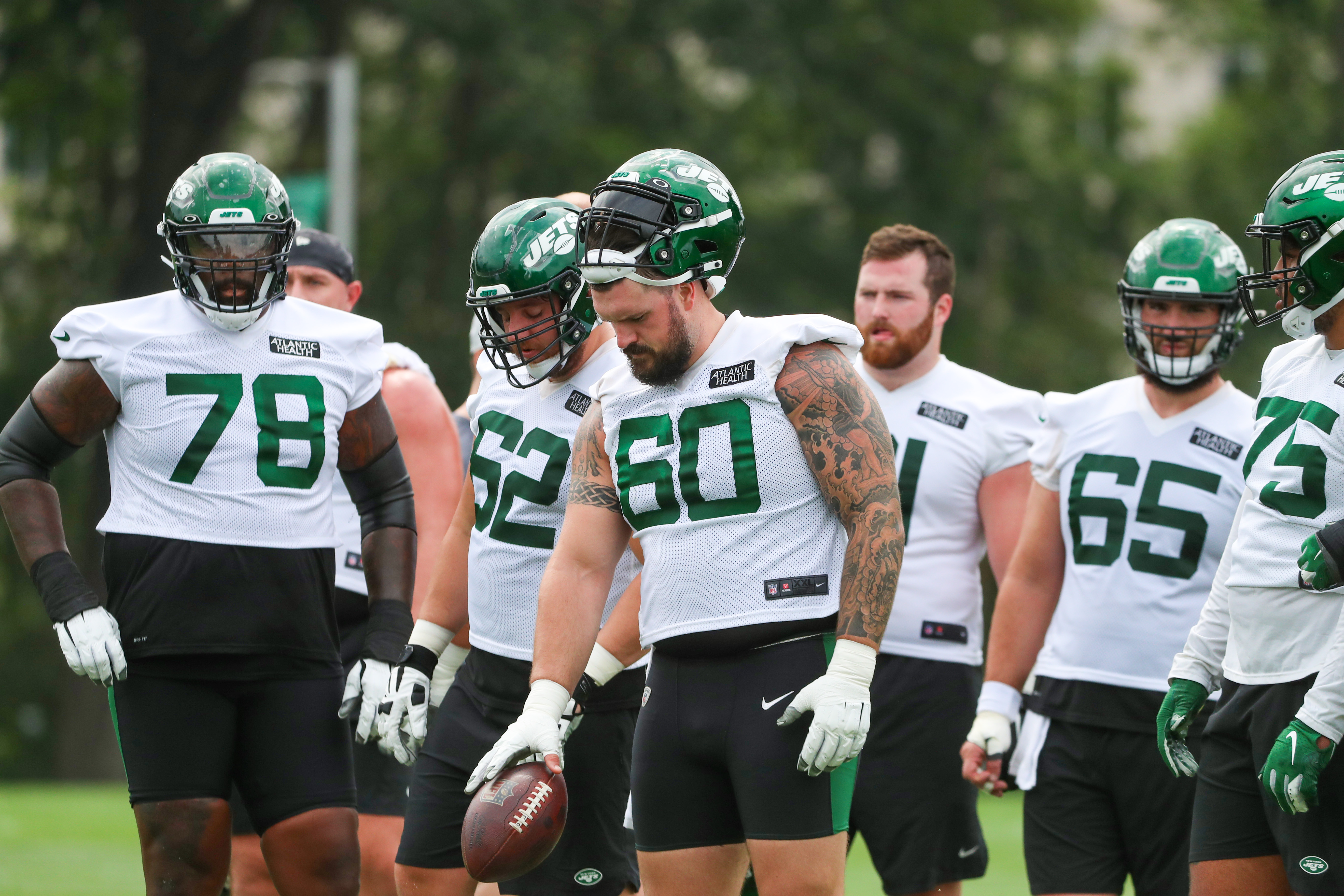 Jets address key need, re-sign center Connor McGovern