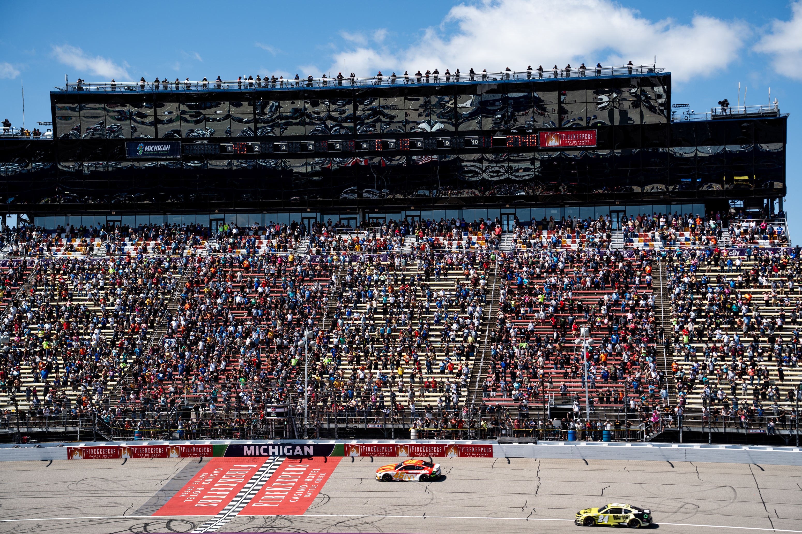 FireKeepers Casino 400: Day two starts at lap 51 - mlive.com