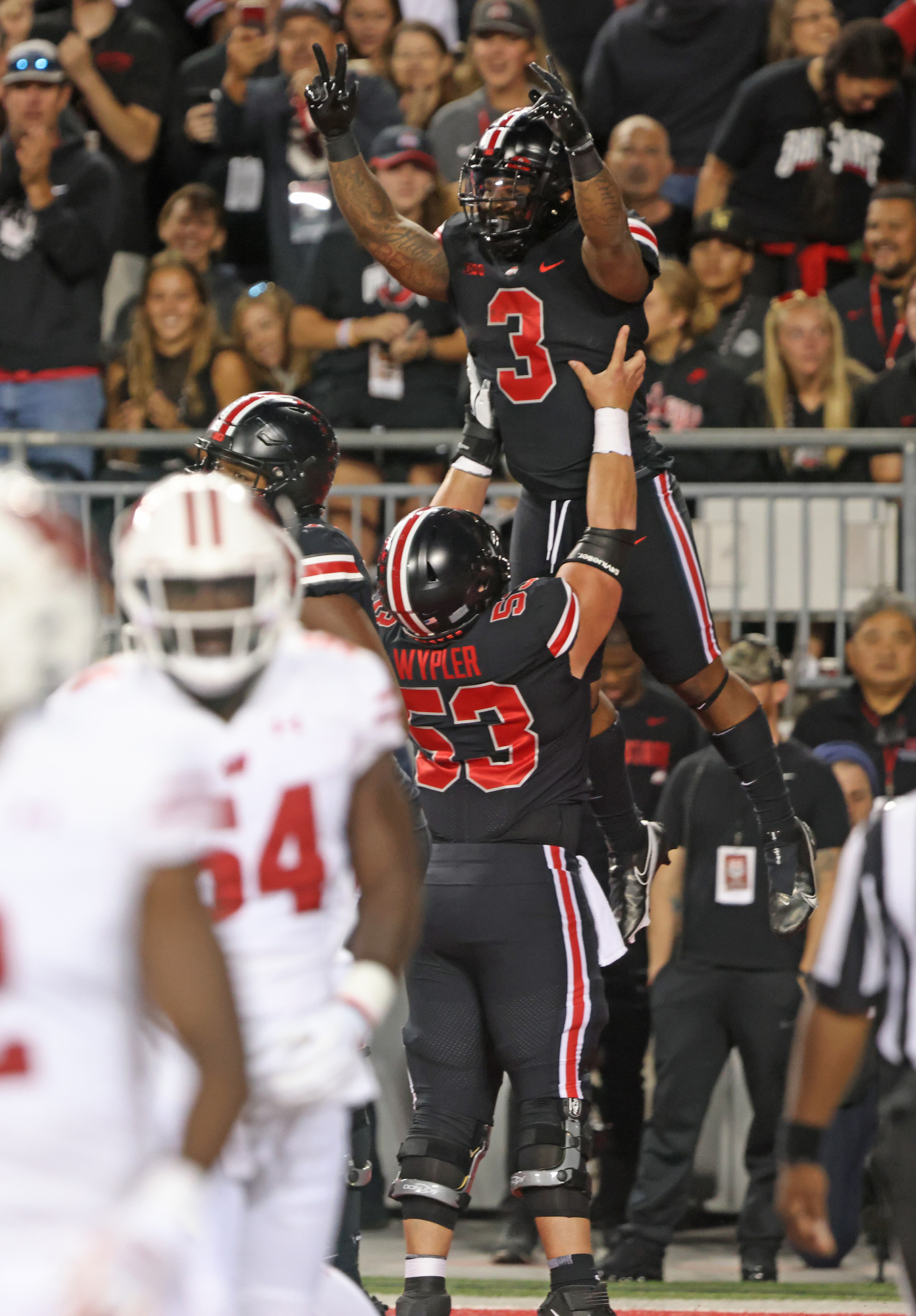 Ohio State Buckeyes dominate Wisconsin early in 52-21 win