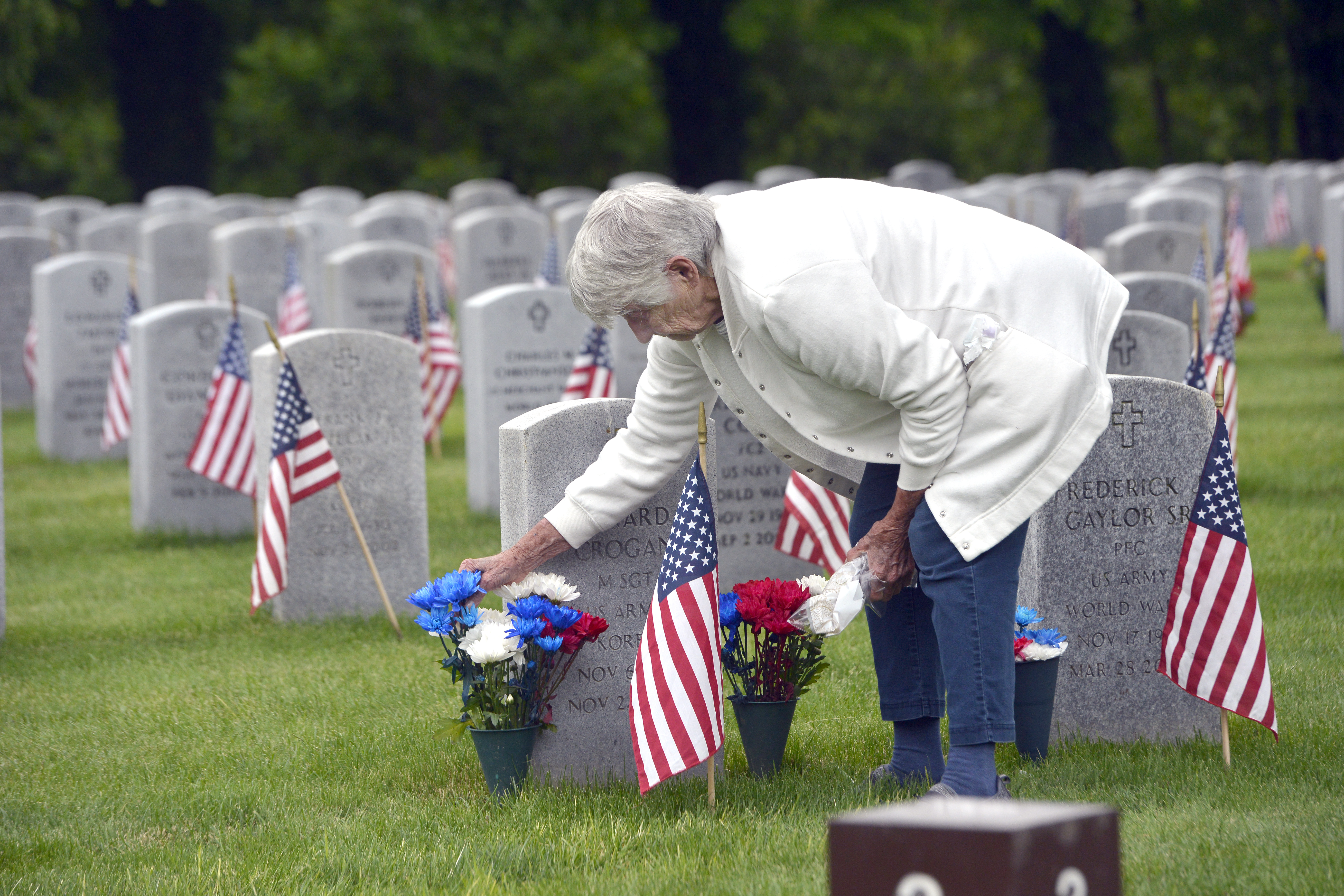 Loved ones pay Memorial Day respects at Massachusetts Veterans ...
