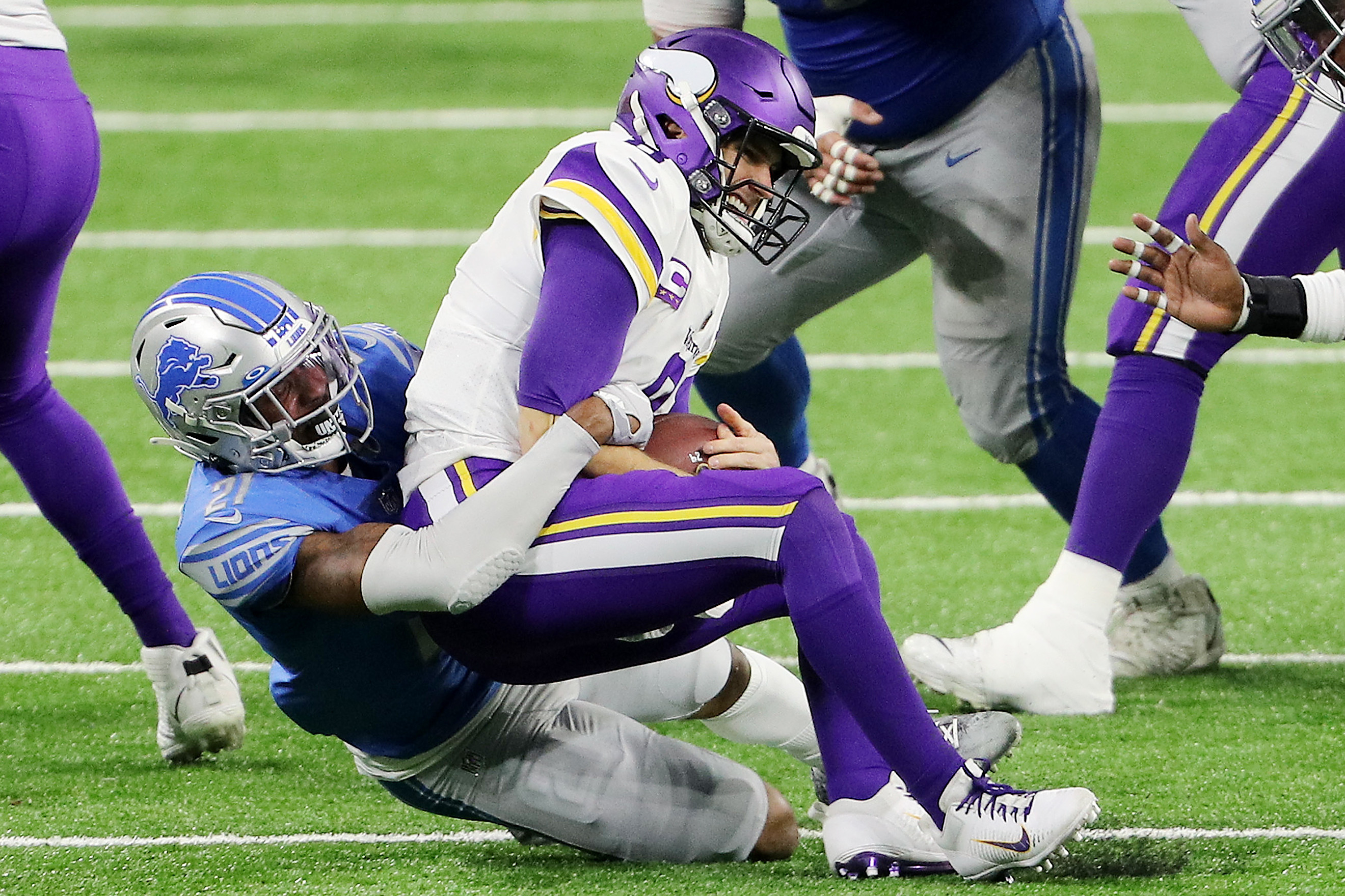 Cousins throws 3 TDs, Vikings end with 37-35 win over Lions