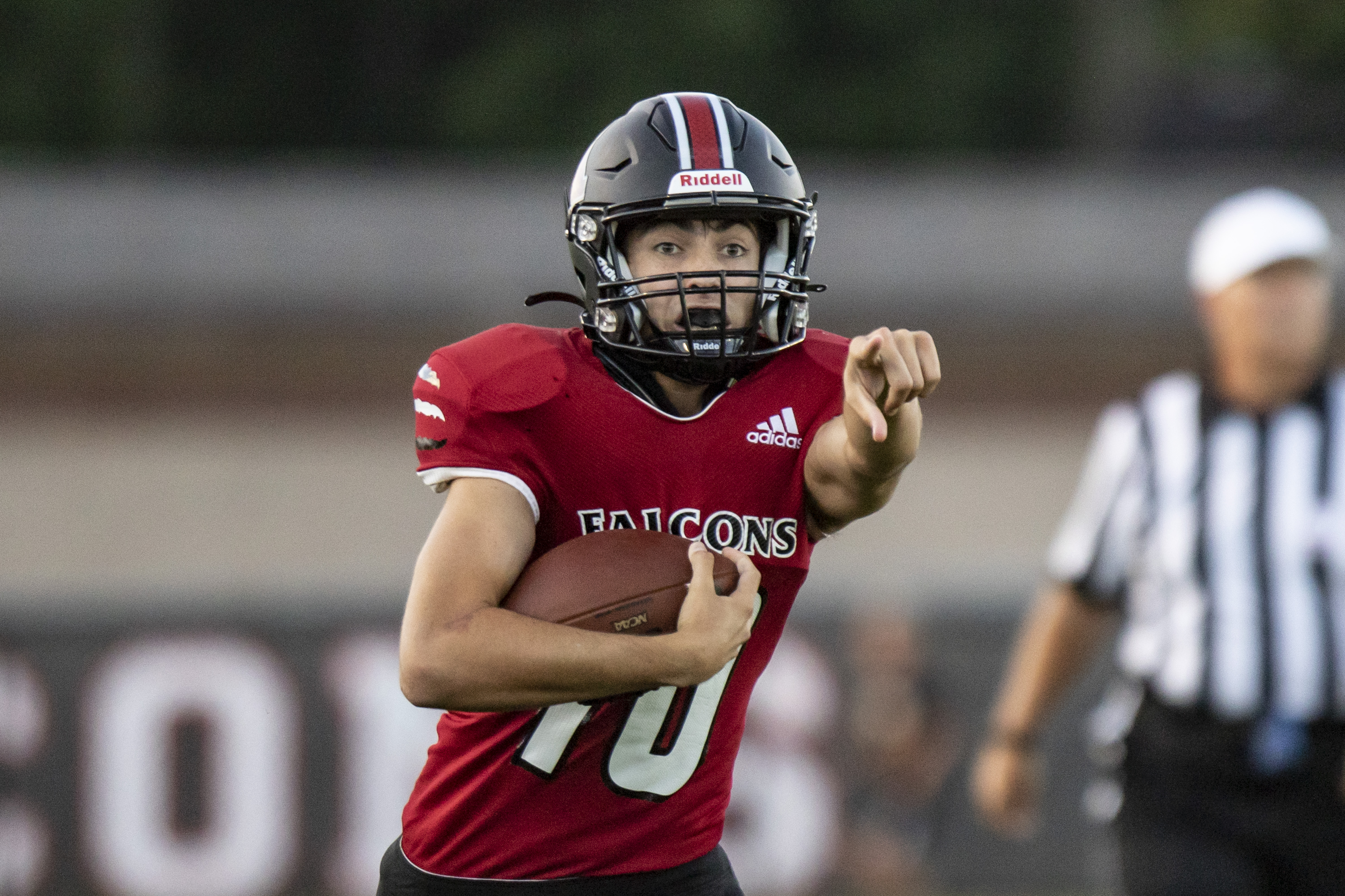 Hart football's Brady White-to-Trent Irwin connection holds