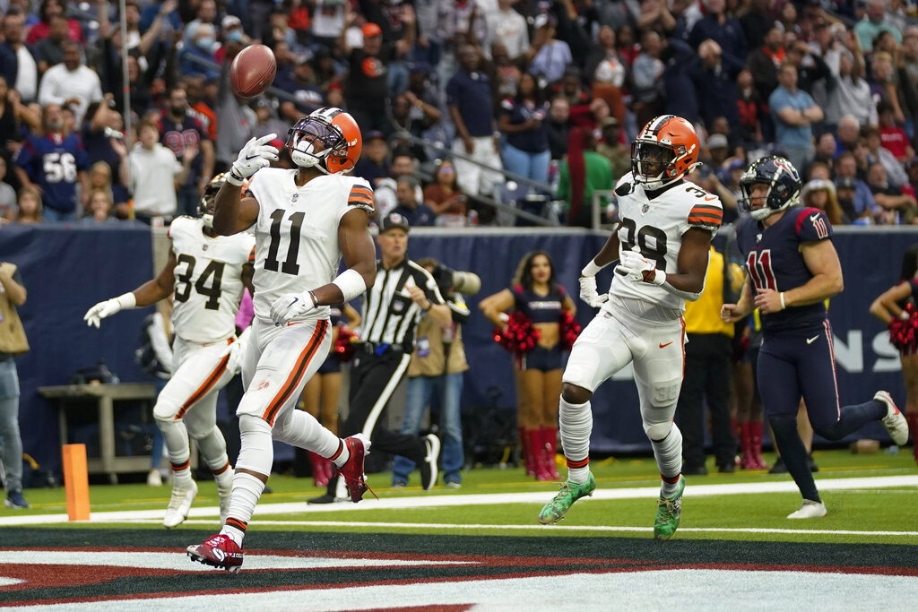 Chubb's TD run in OT powers Browns past Bucs, 23-17 – News-Herald