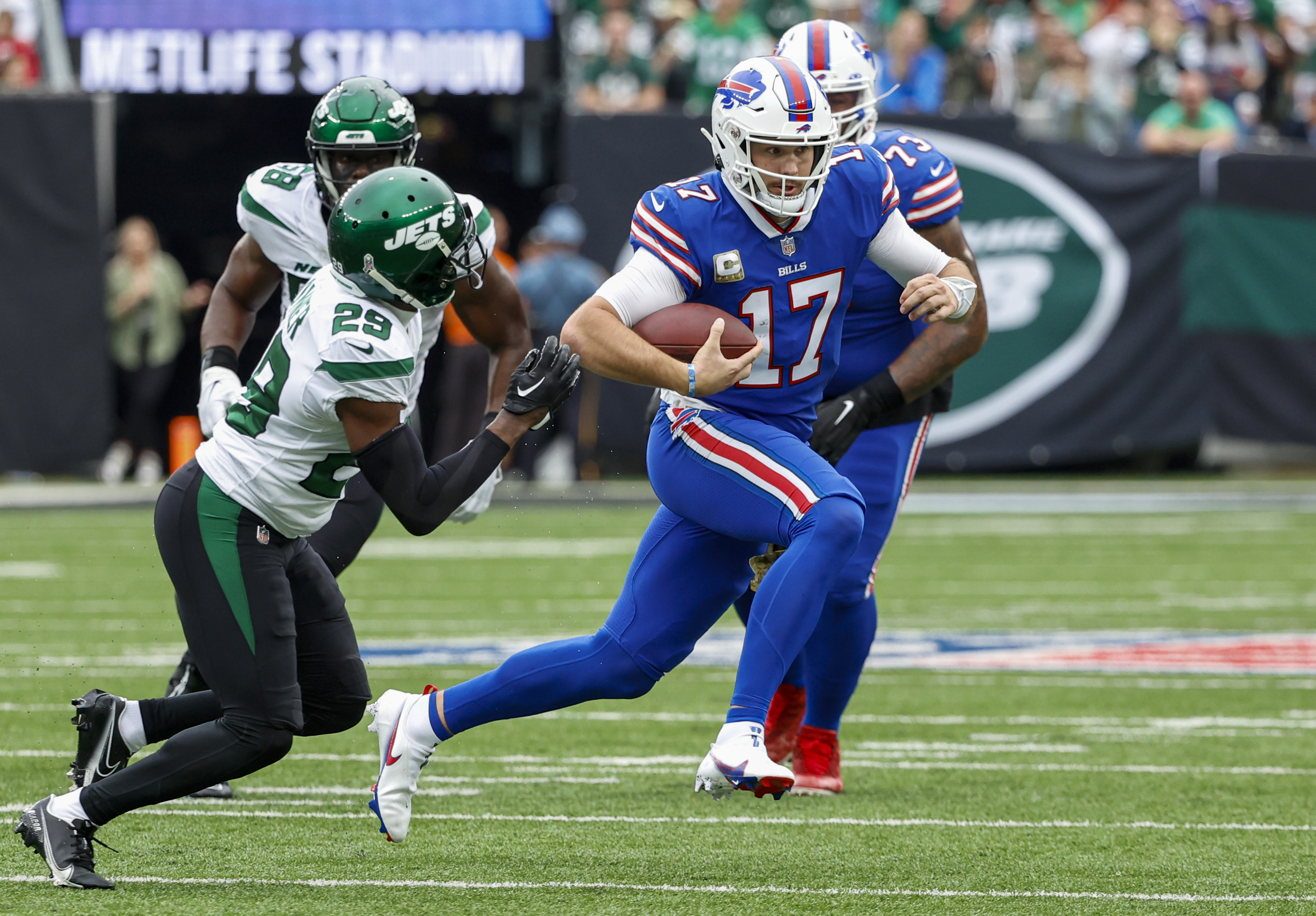 East Rutherford, New Jersey, USA. 6th Nov, 2022. Buffalo Bills quarterback  JOSH ALLEN (17) in action at MetLife Stadium in East Rutherford New Jersey  New York defeats Buffalo 20 to 17 (Credit