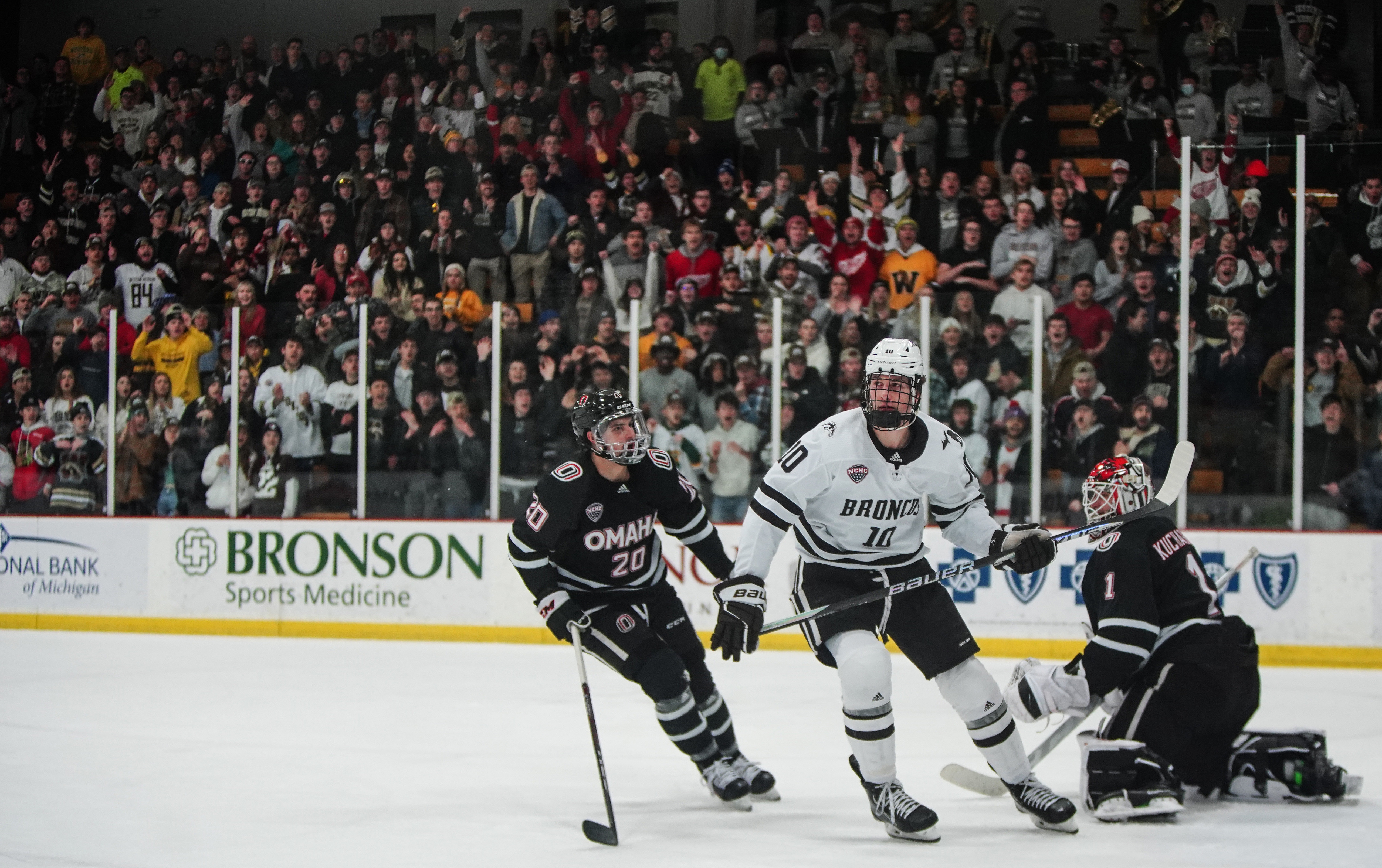 Hockey Falls to Boston University in NCAA Tournament - Western Michigan  University Athletics