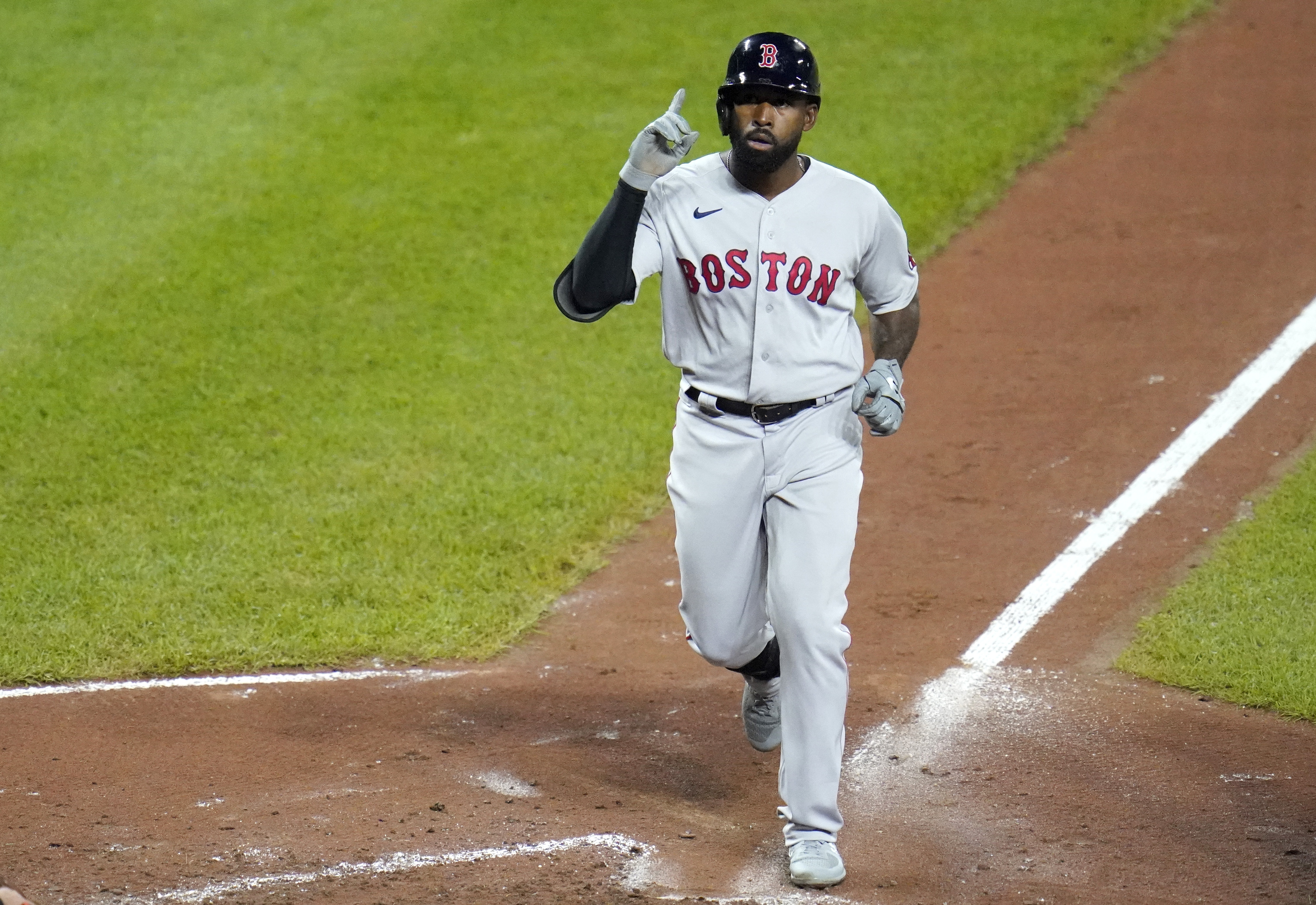 Jackie Bradley Jr. to Brewers: Former Boston Red Sox OF signs 2-year, $24  million deal with Milwaukee (report) 