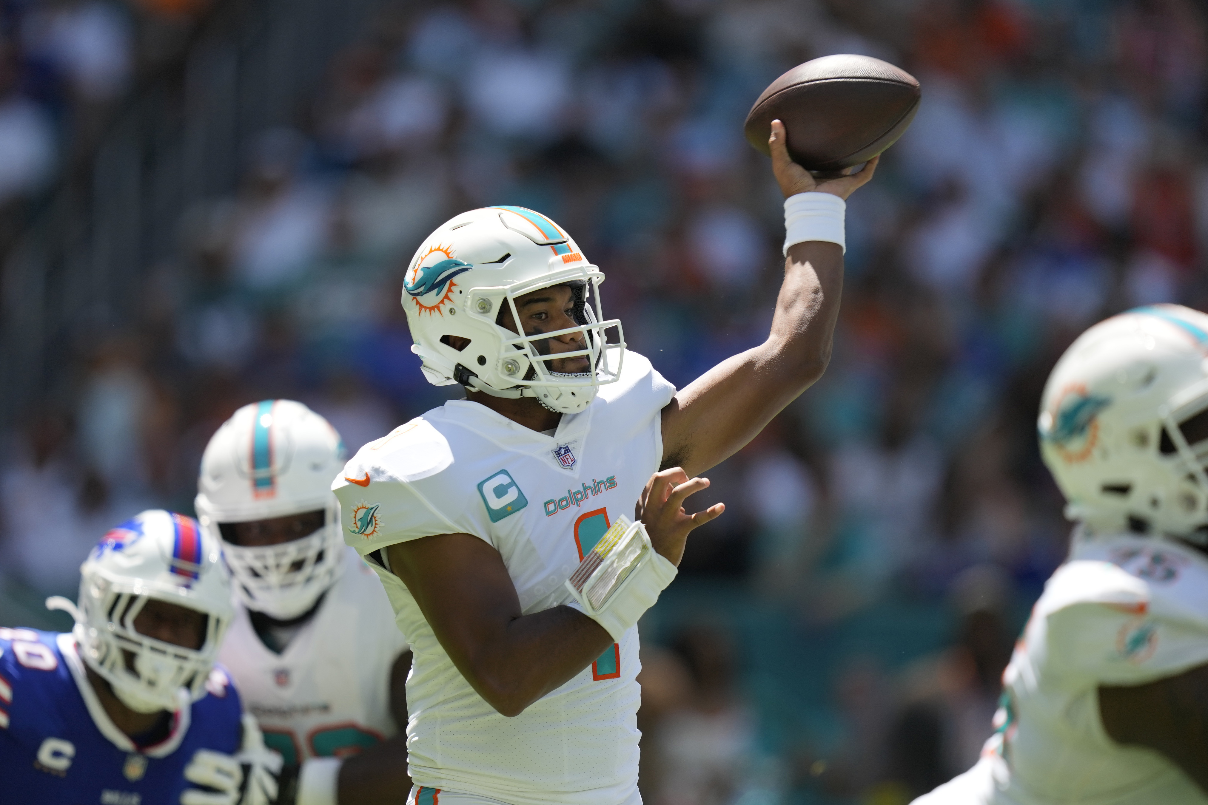 Tua Tagovailoa returns after head injury in Dolphins vs Bills