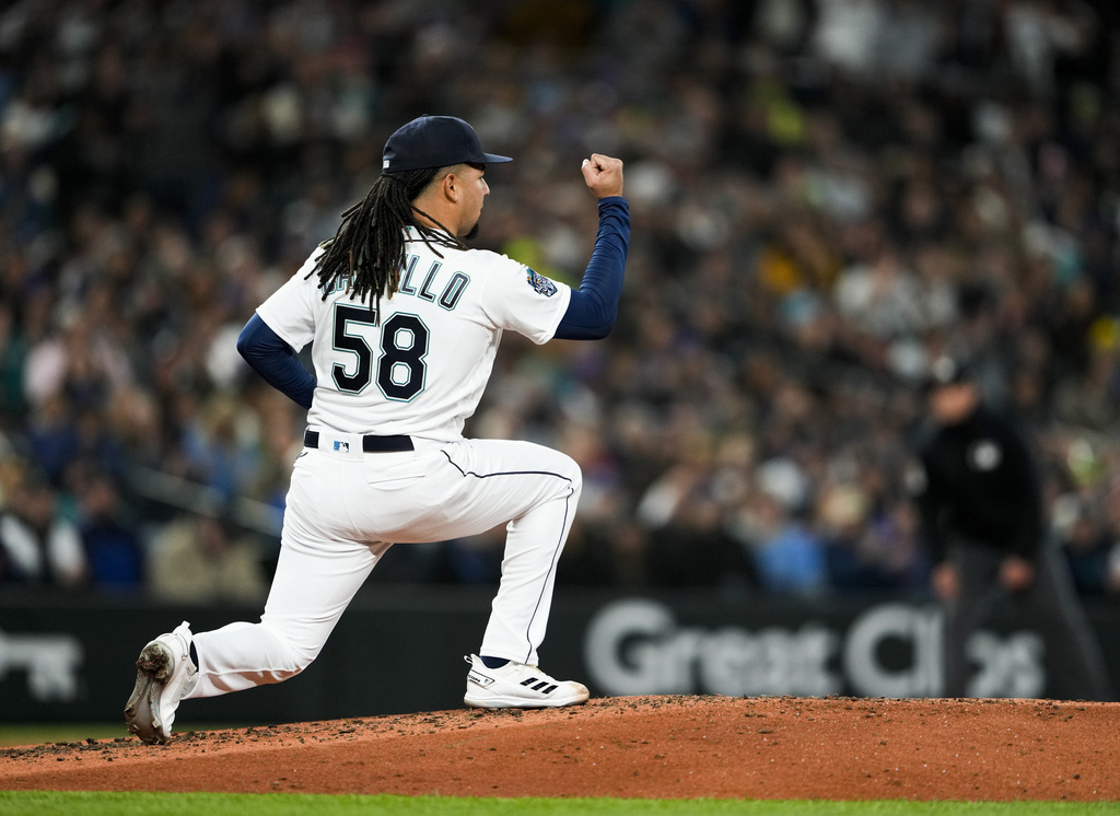 Ty France is fielding a perfect 1.000 at first base (536 innings) :  r/Mariners