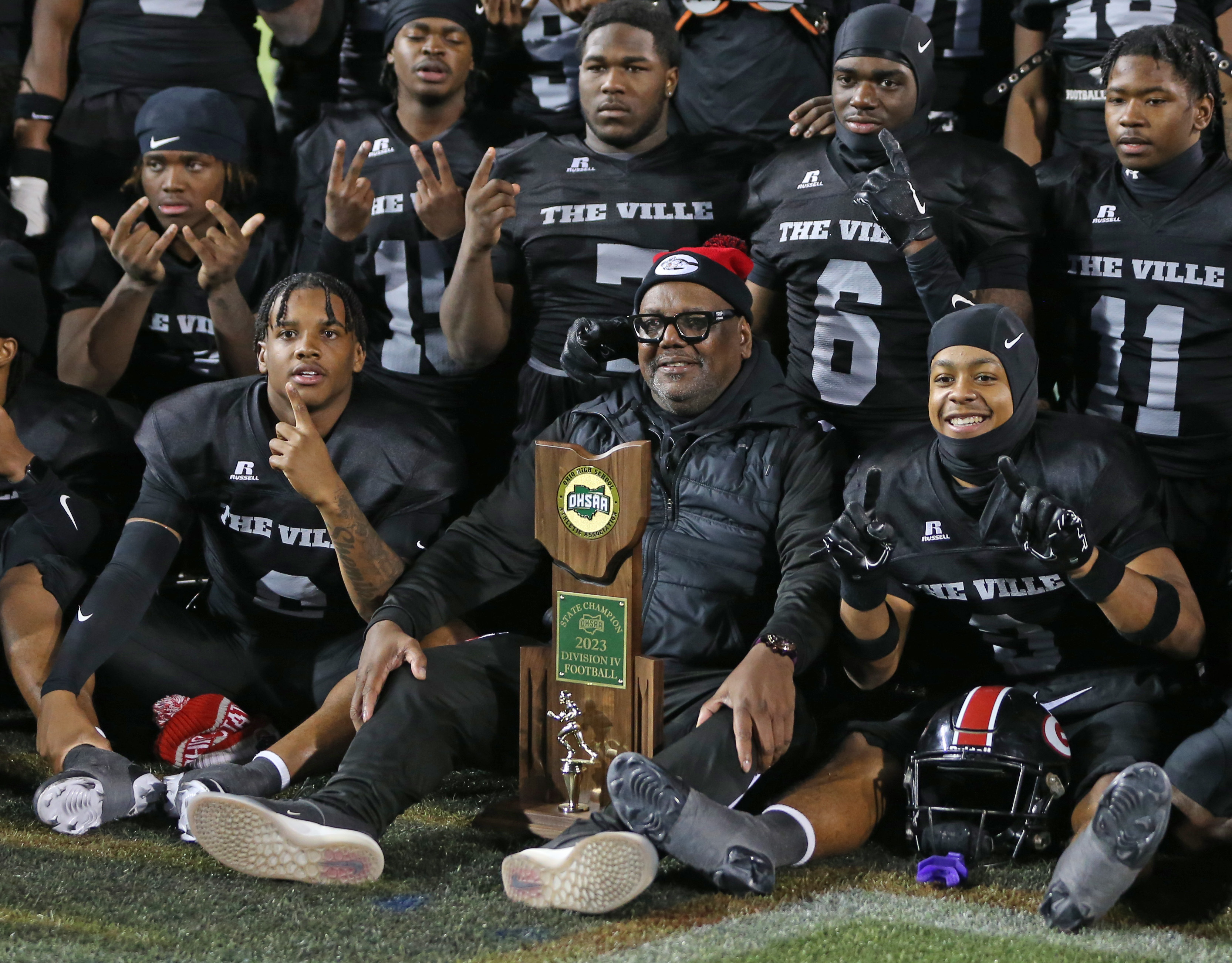 High School Football D4 Championship: Glenville Vs. Alter, December 2 ...