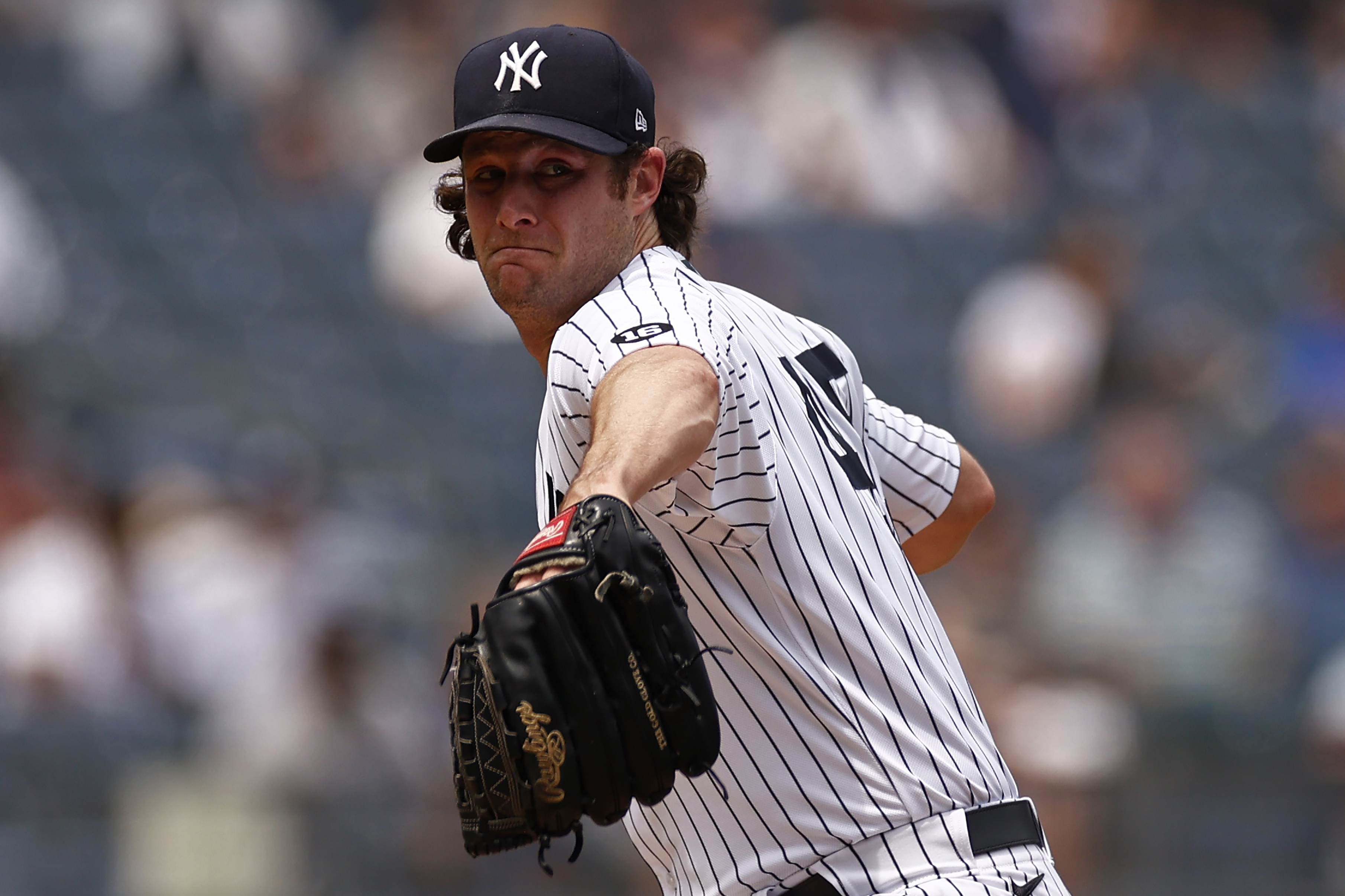  MLB - Mussina, Yankees agree on six-year, $88.5M deal