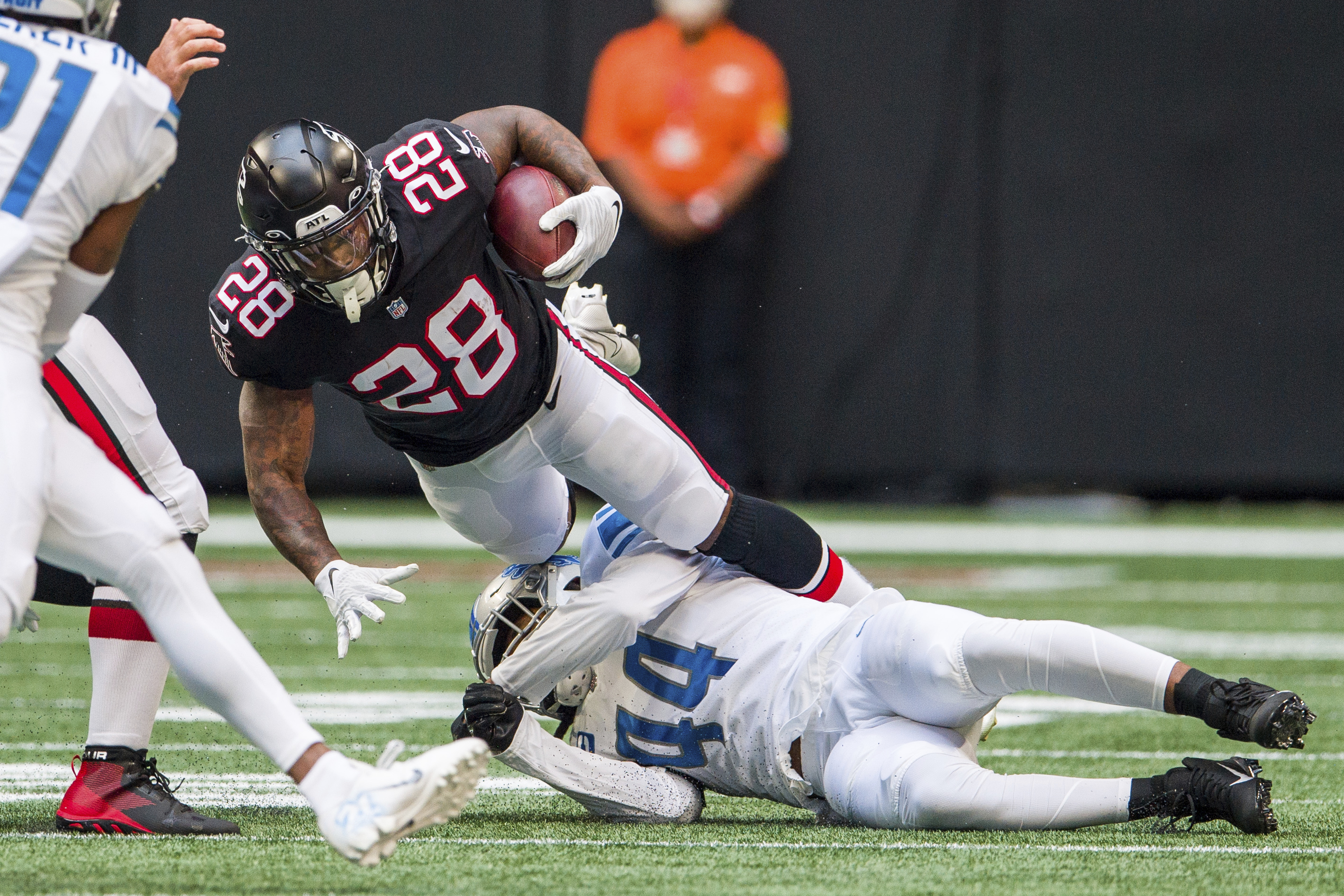 No contest: Falcons RB apologizes for egregious chicken wings take, admits  Buffalo has 'best wings I done ever had' 