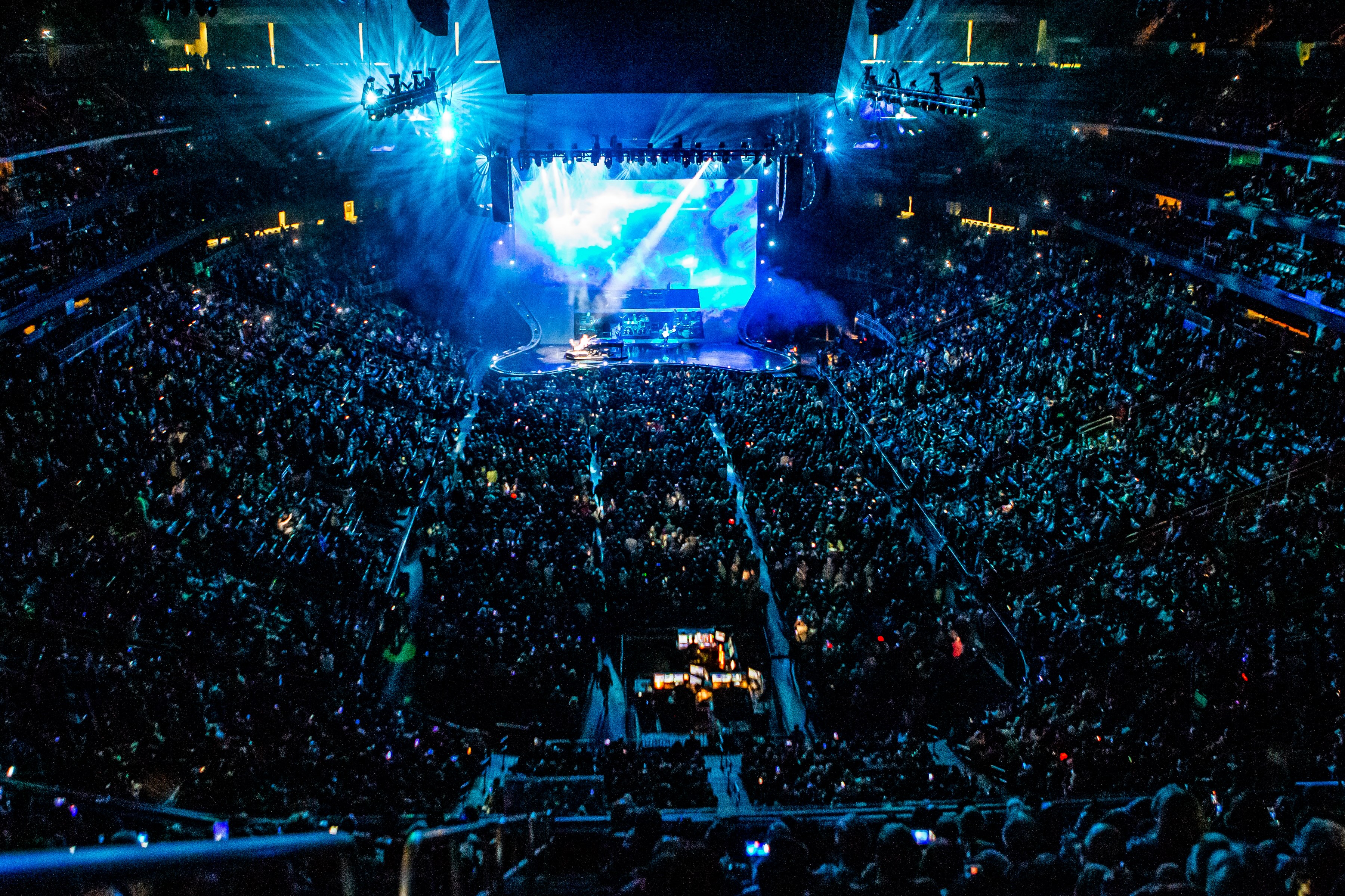 Elton John ends US leg of farewell tour with starry Dodger Stadium show